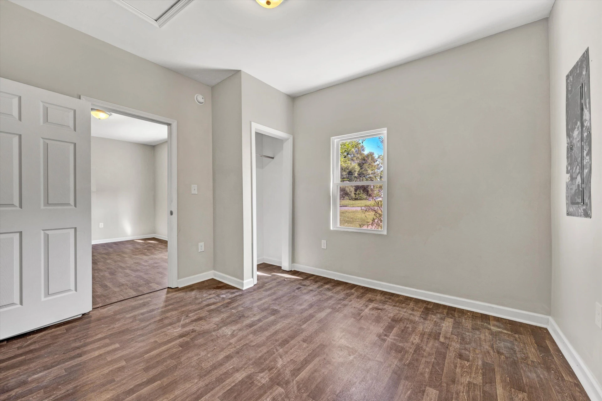 2405 Roanoke AVE - Photo 6