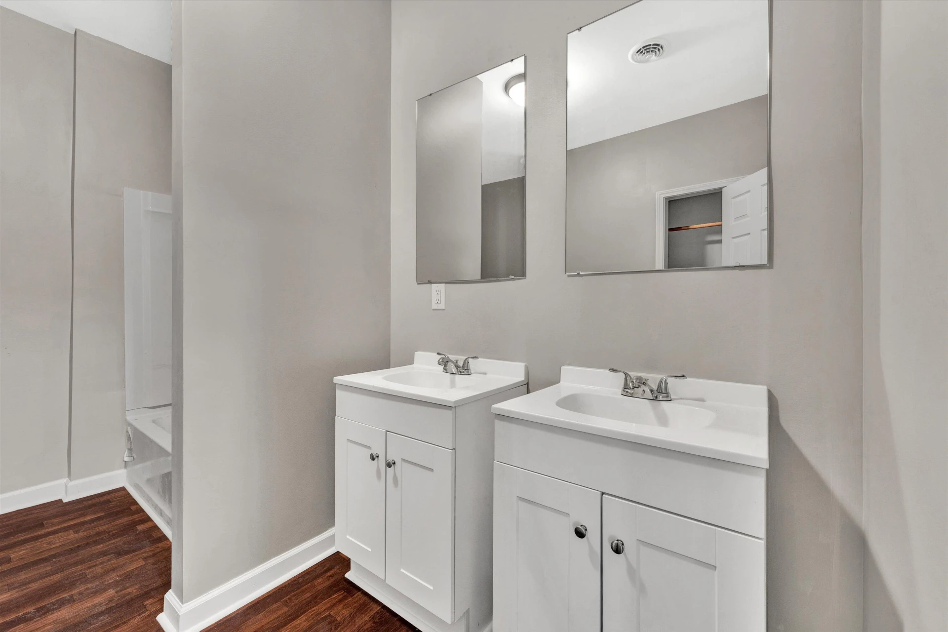 2405 Roanoke AVE - Photo 9