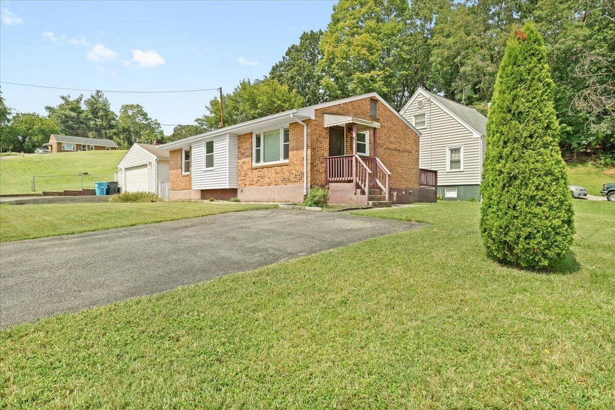 2102 Byrd AVE