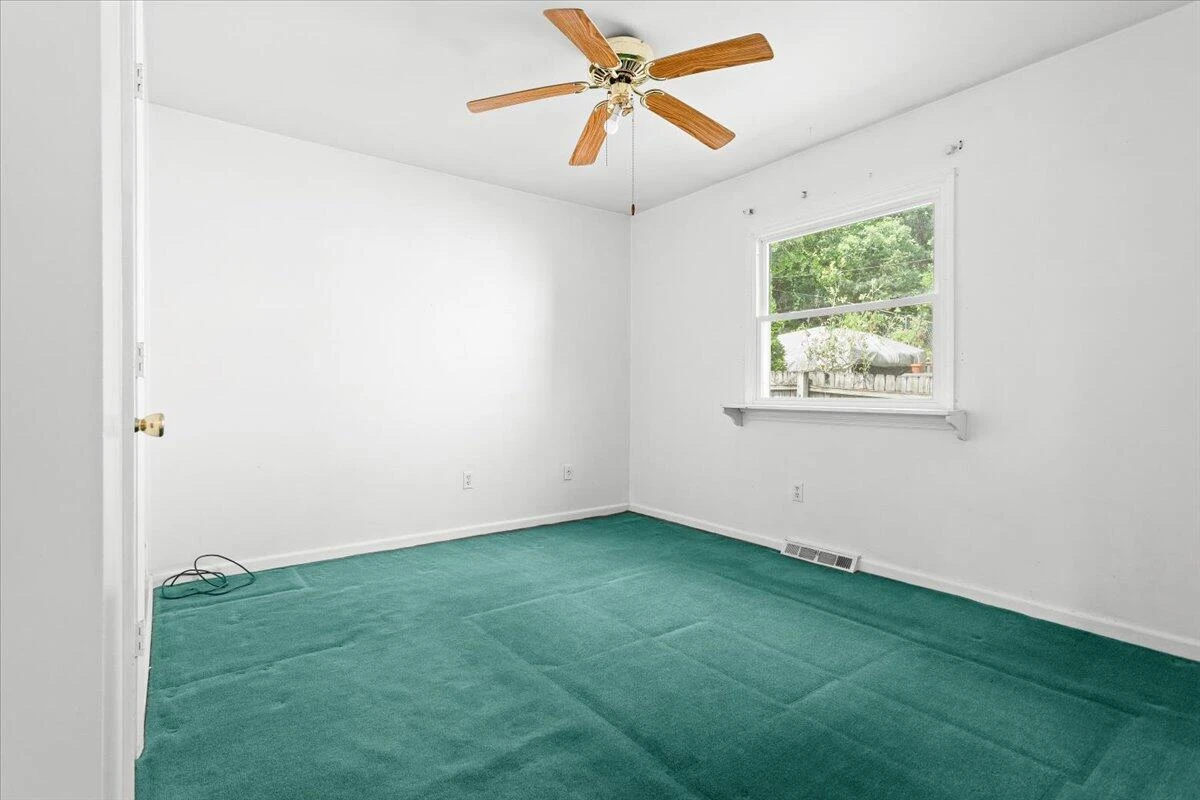 2102 Byrd AVE - Photo 11
