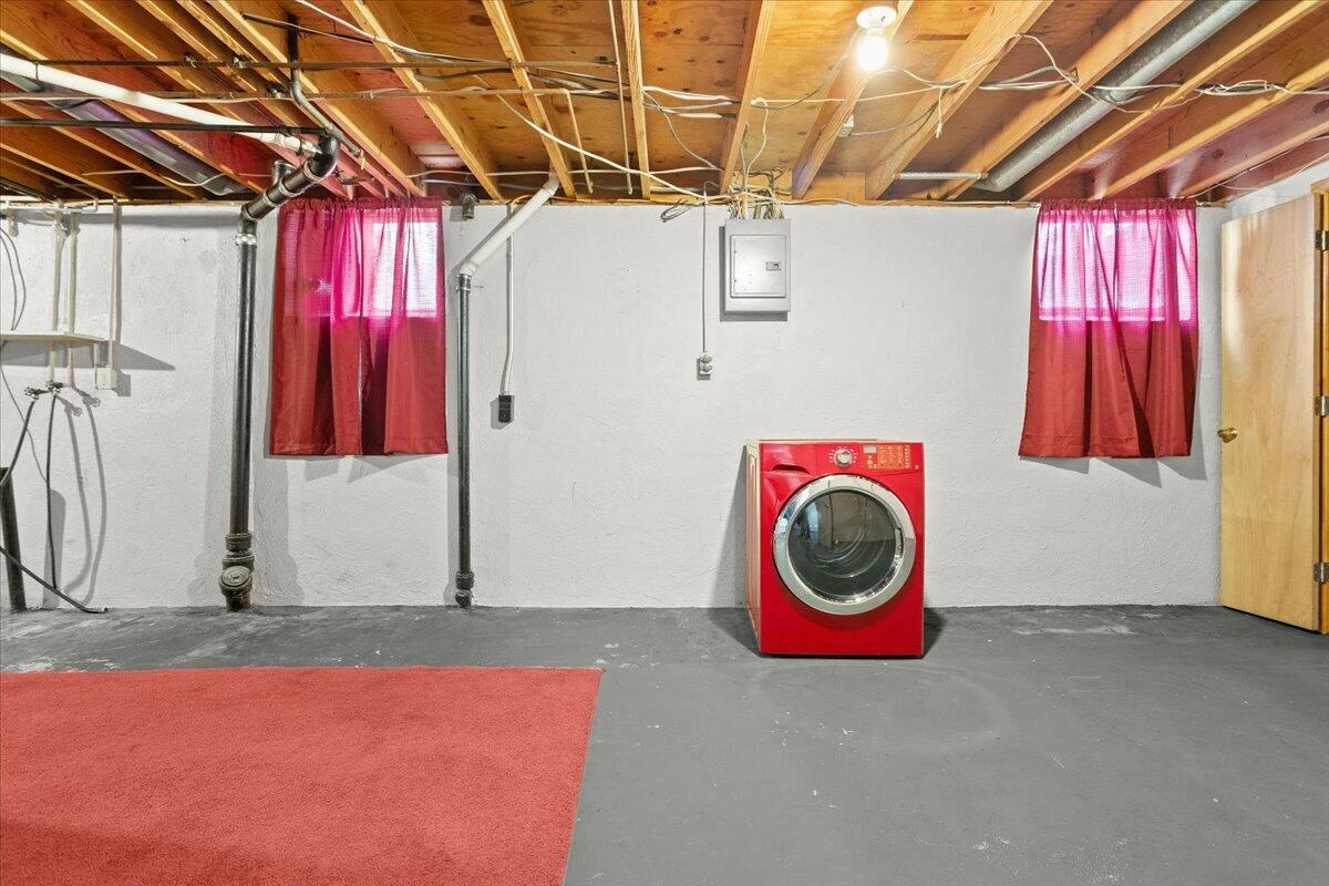 2102 Byrd AVE - Photo 17