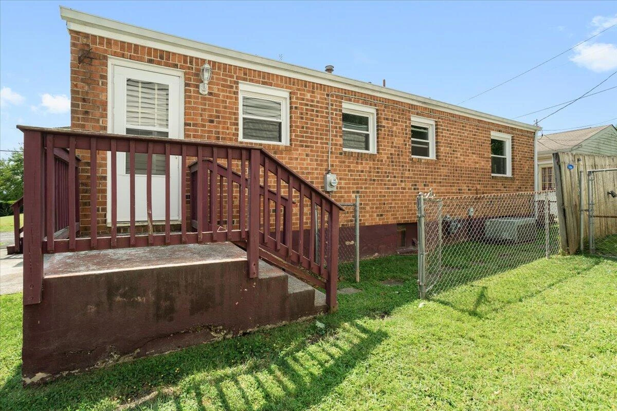2102 Byrd AVE - Photo 22