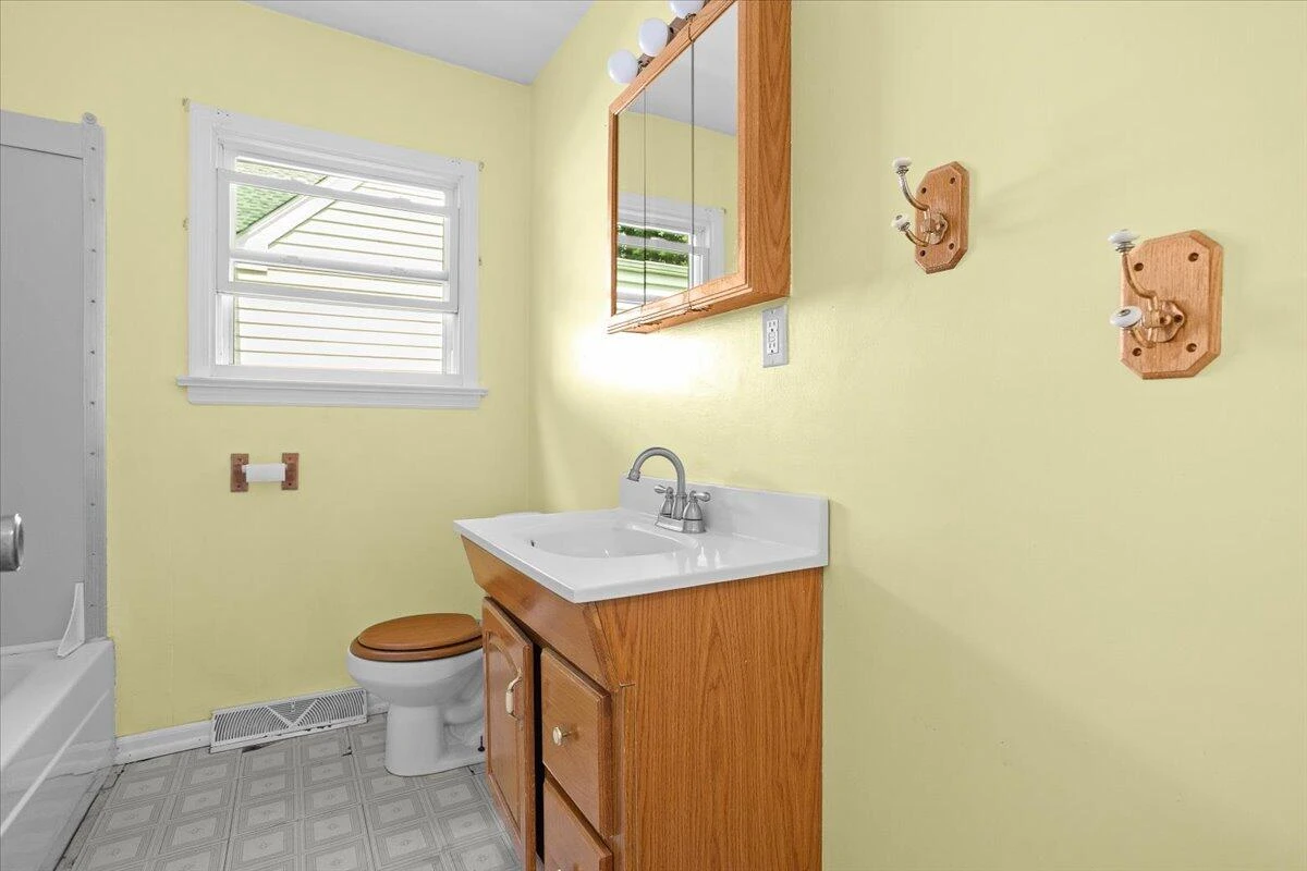 2102 Byrd AVE - Photo 4