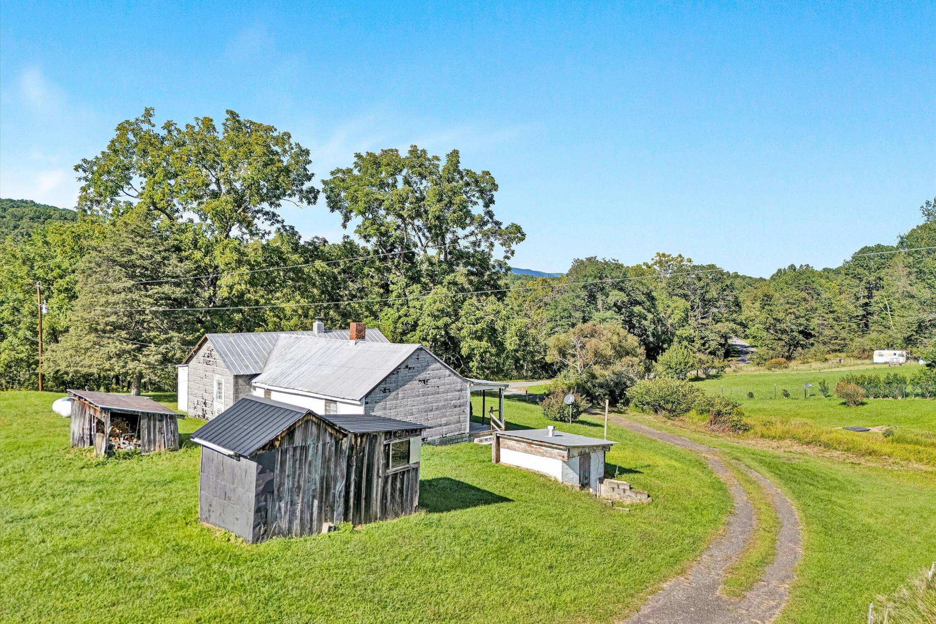 2816 Johns Creek RD - Photo 17