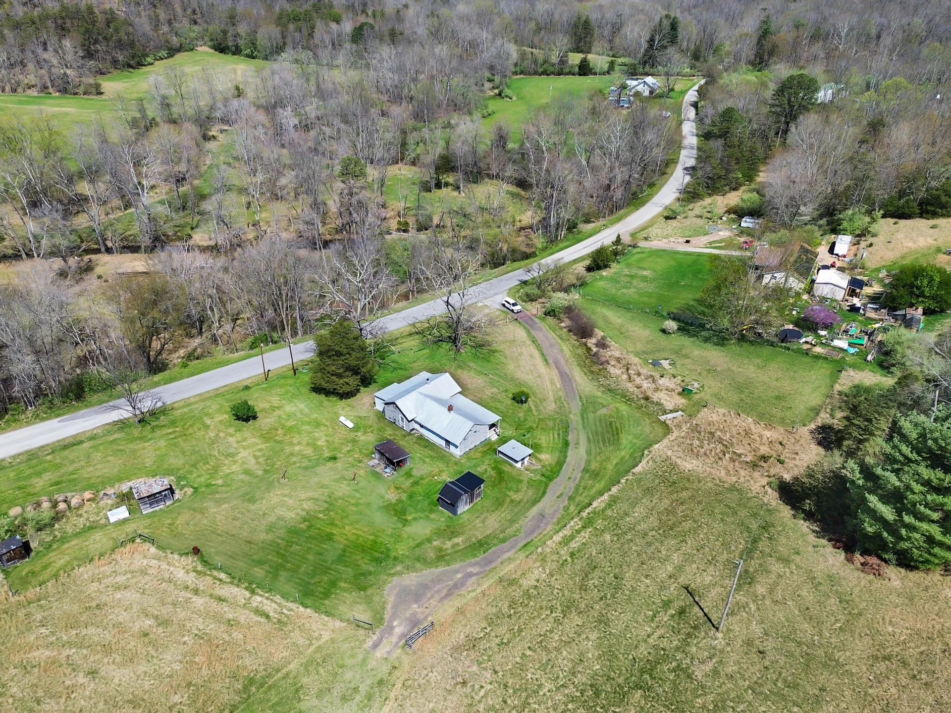 2816 Johns Creek RD - Photo 26
