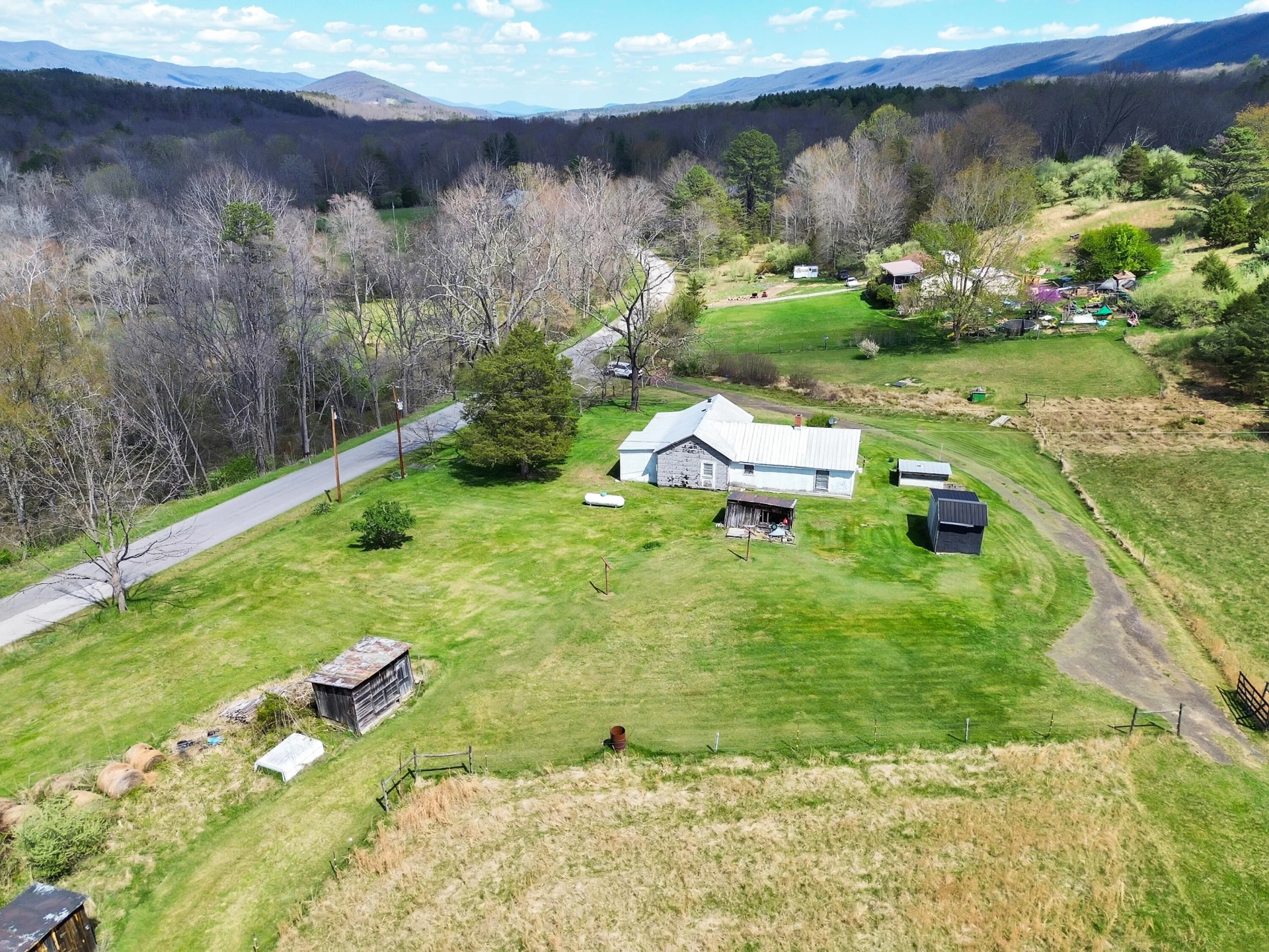 2816 Johns Creek RD - Photo 52