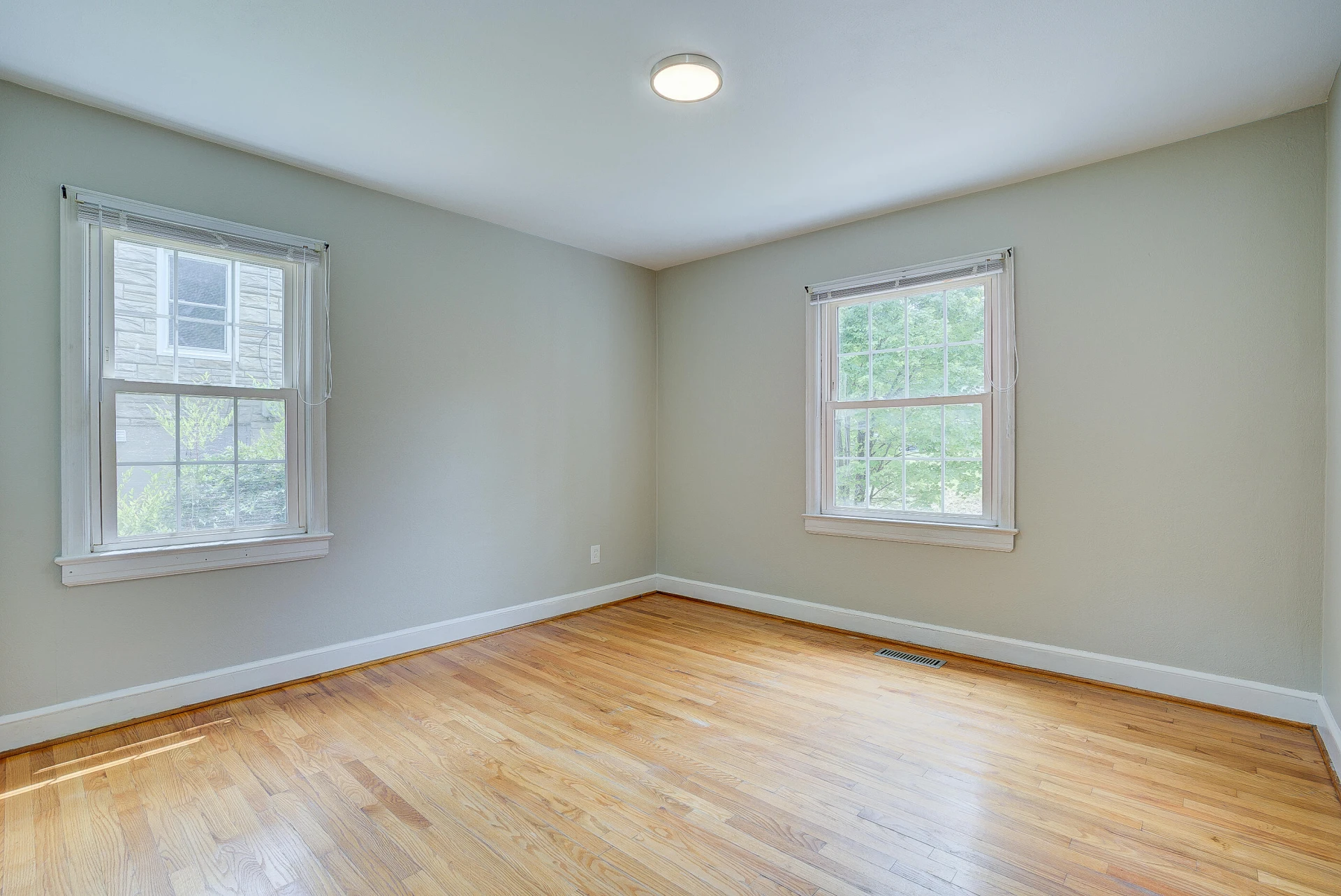 422 Albemarle AVE - Photo 11