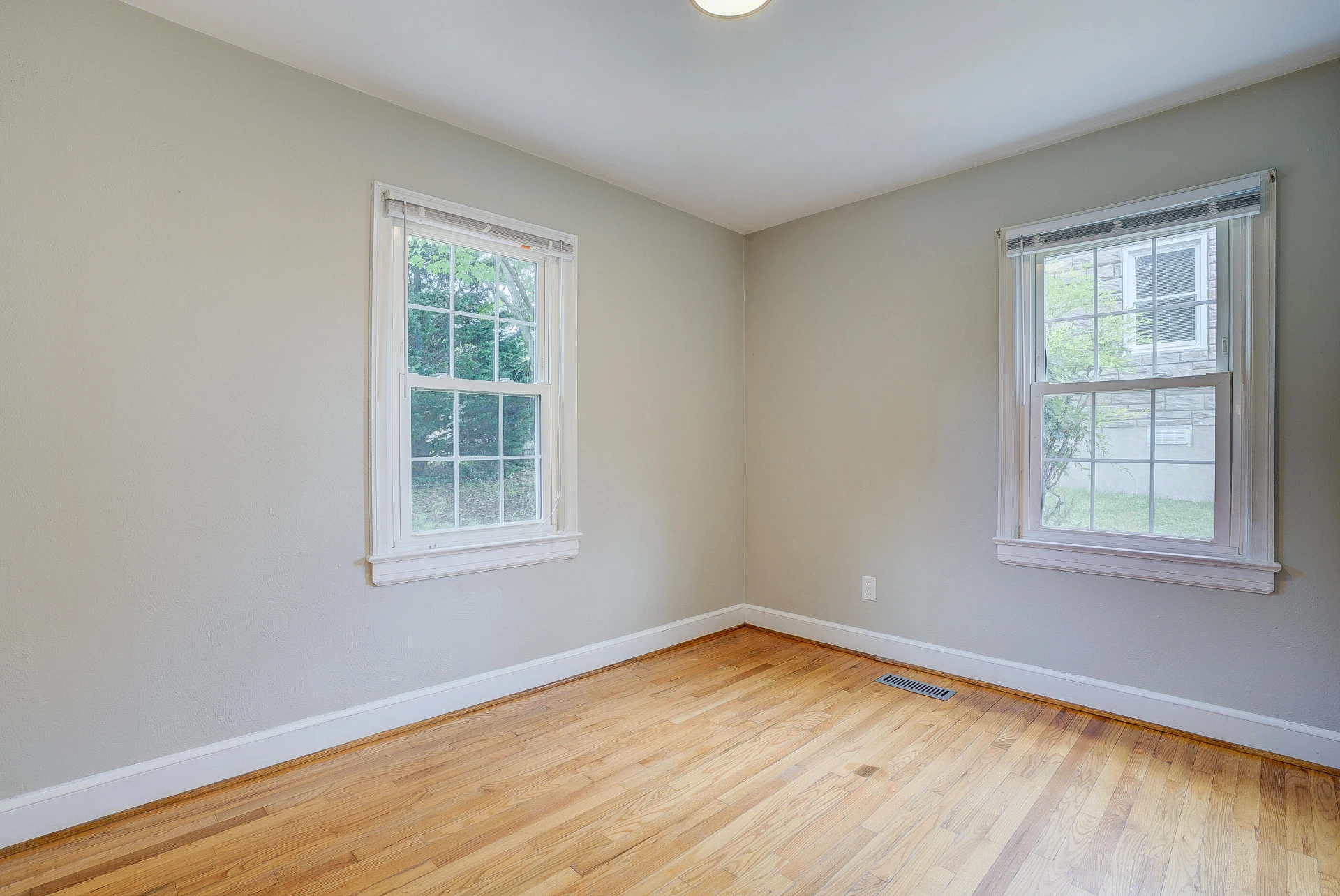 422 Albemarle AVE - Photo 12