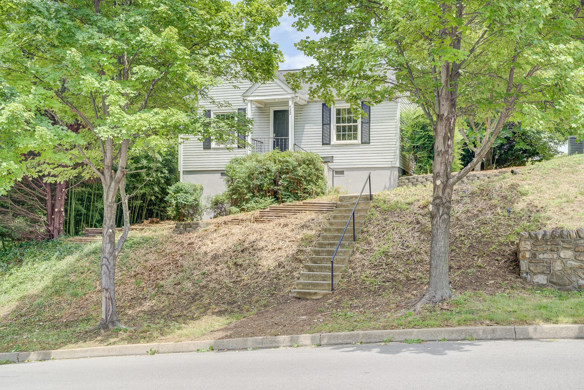 422 Albemarle AVE - Photo 2