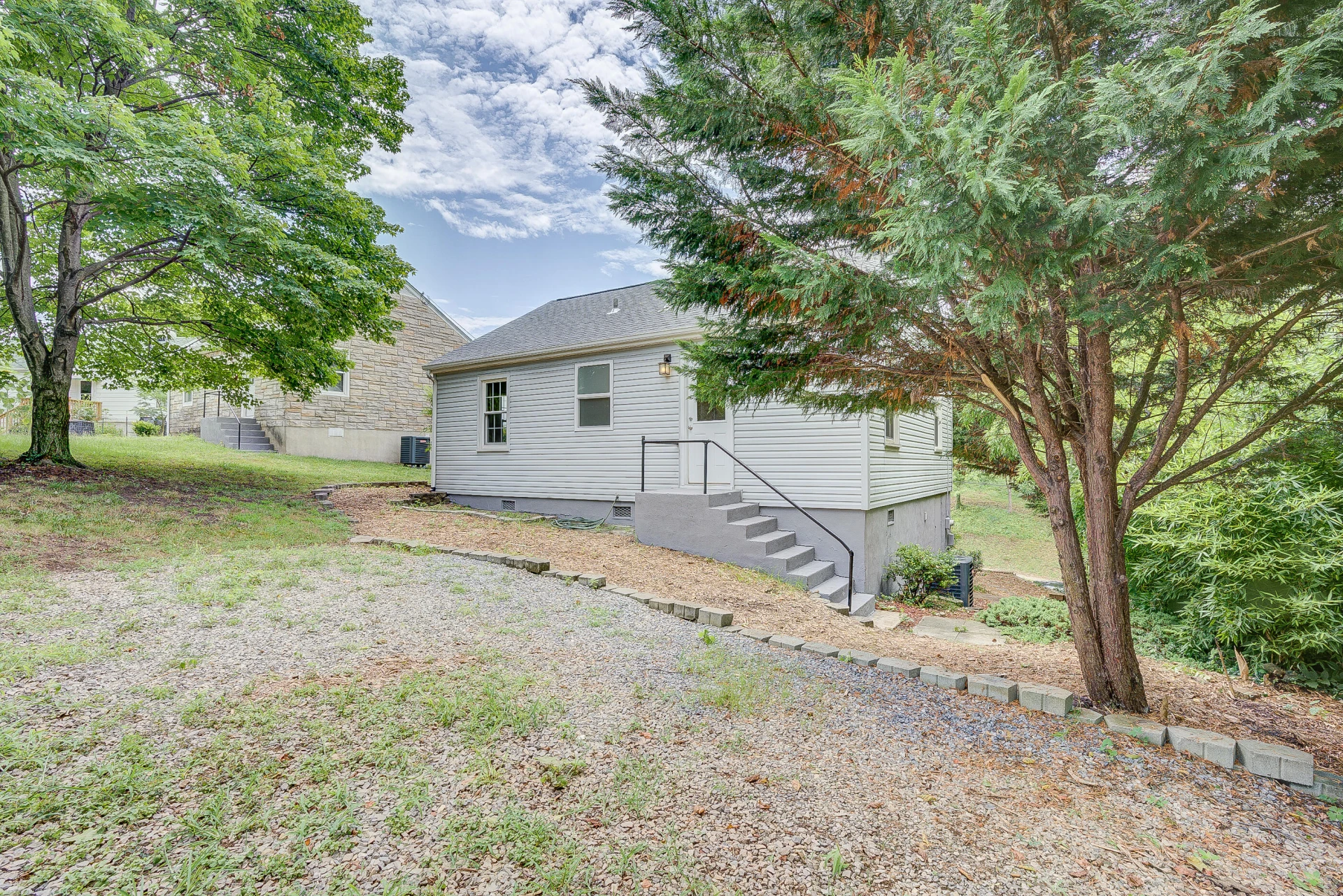 422 Albemarle AVE - Photo 6