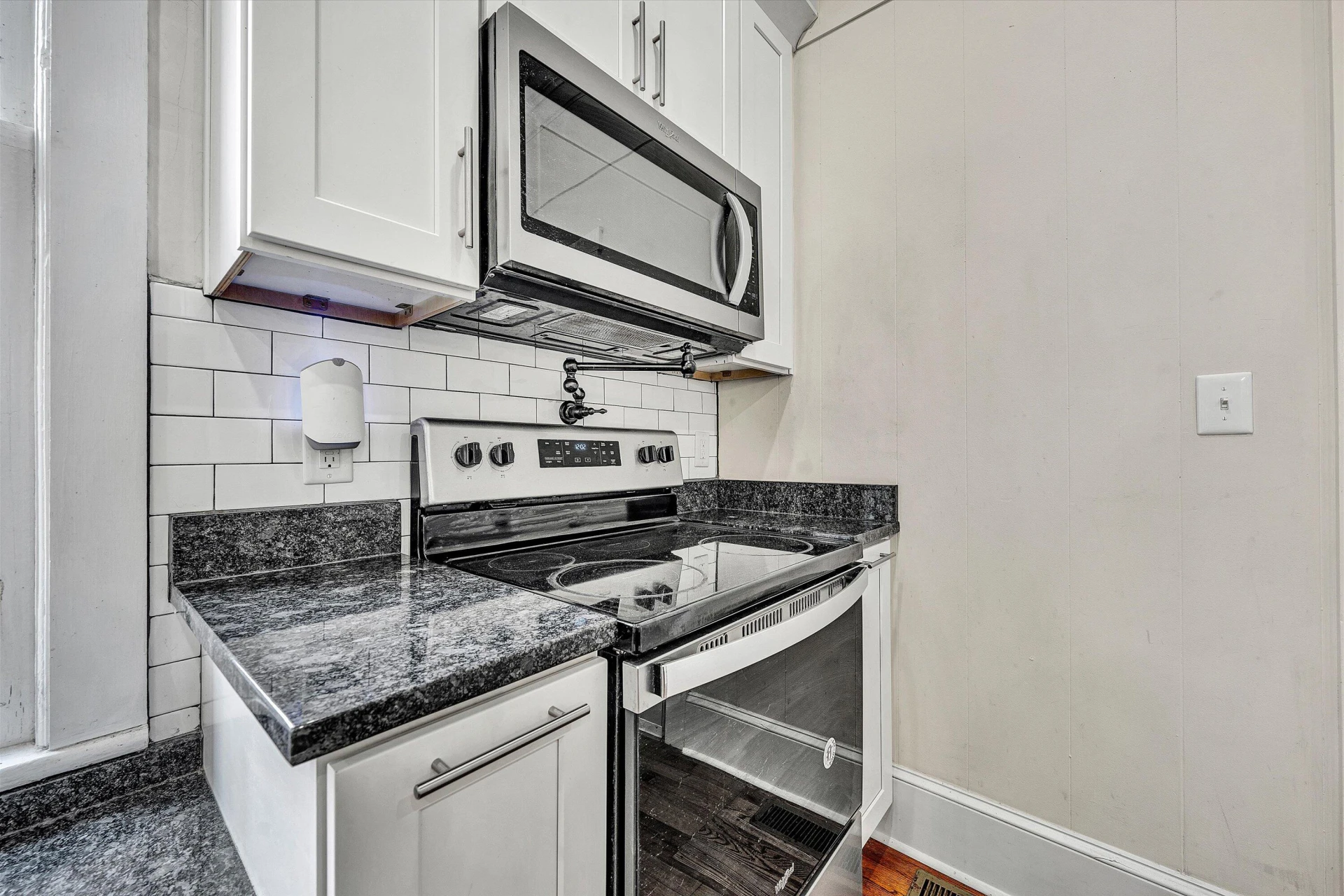 701 Marshall AVE - Photo 21