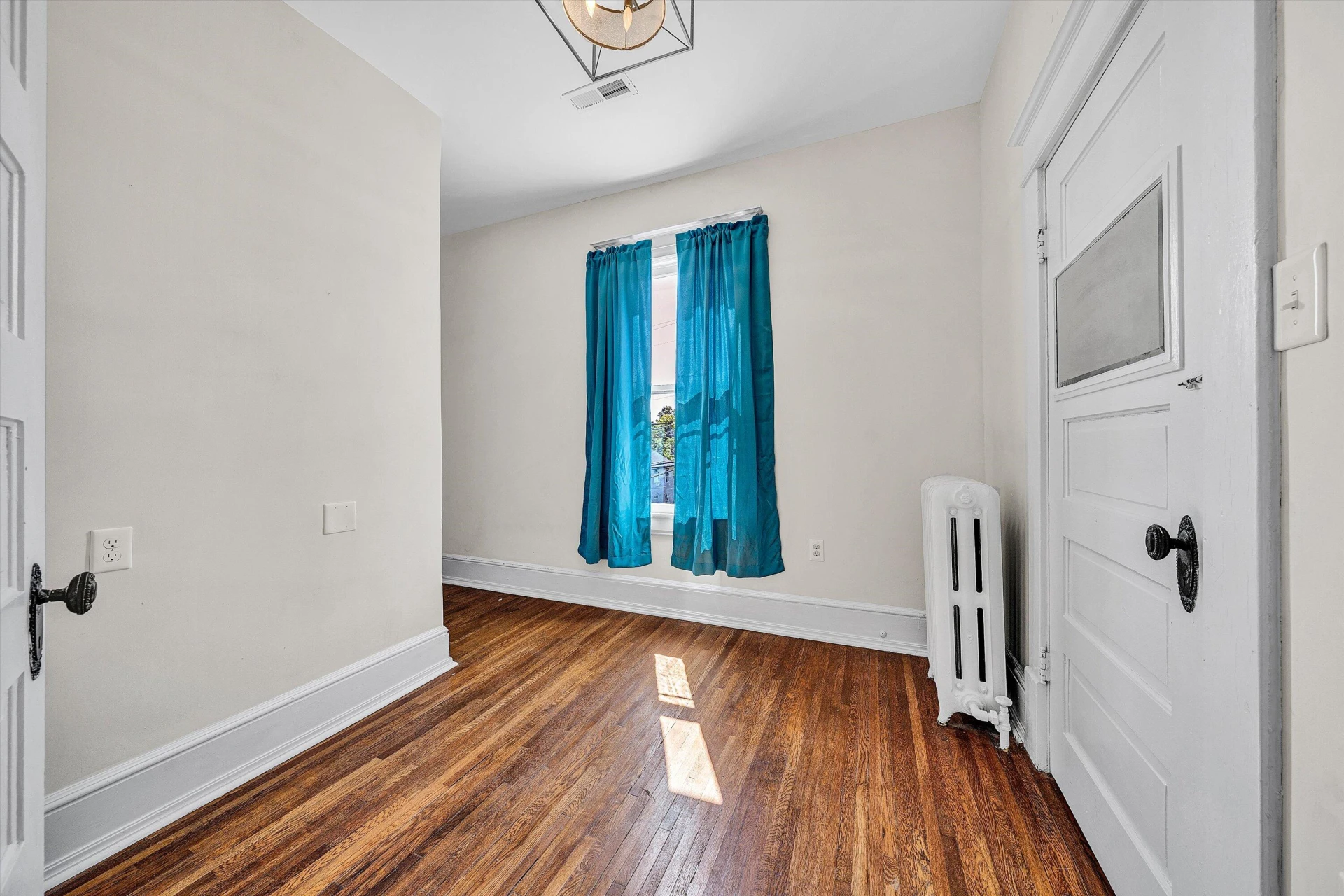 701 Marshall AVE - Photo 27