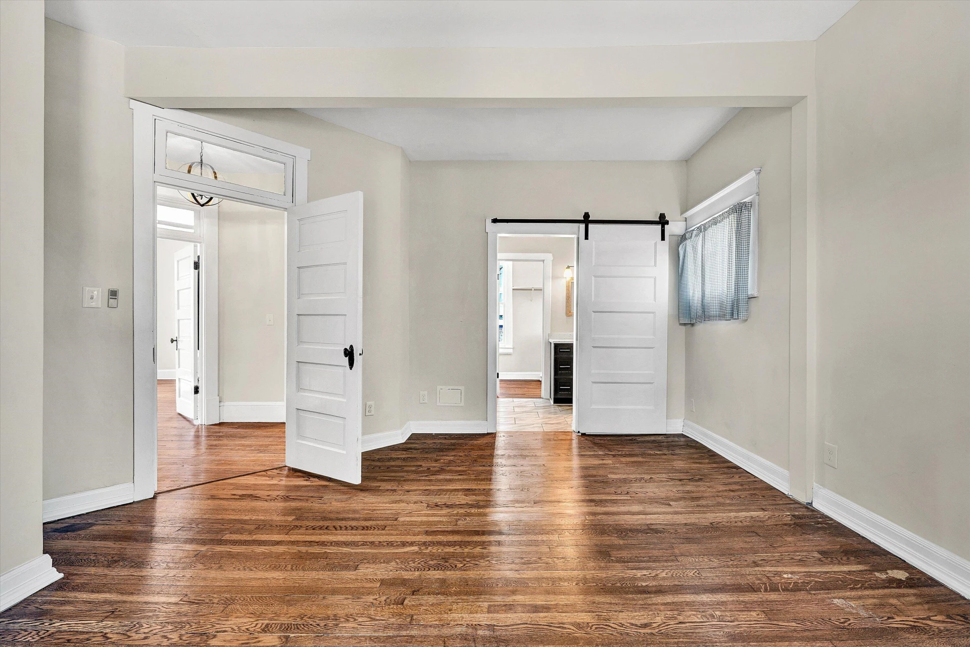701 Marshall AVE - Photo 33