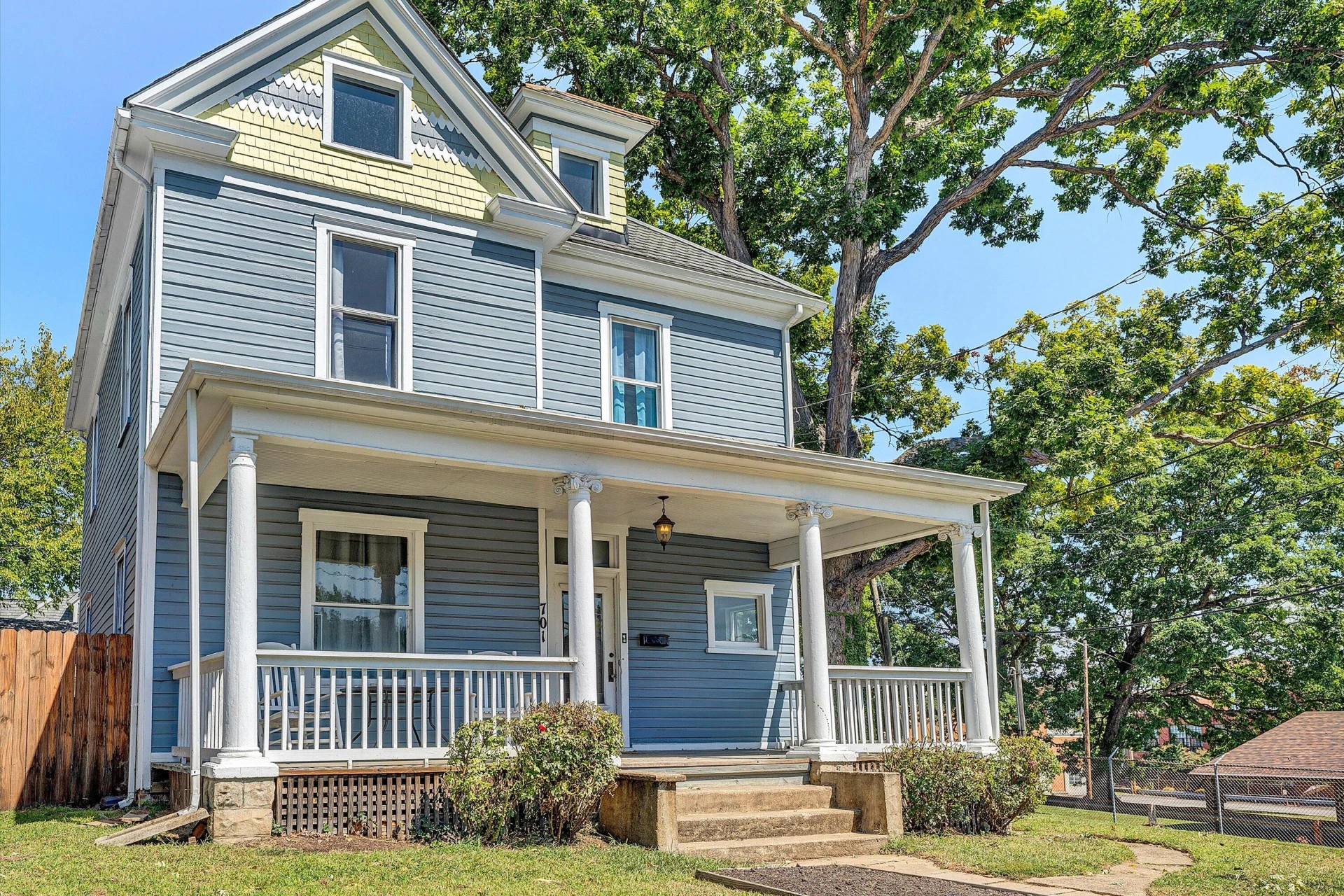 701 Marshall AVE - Photo 5