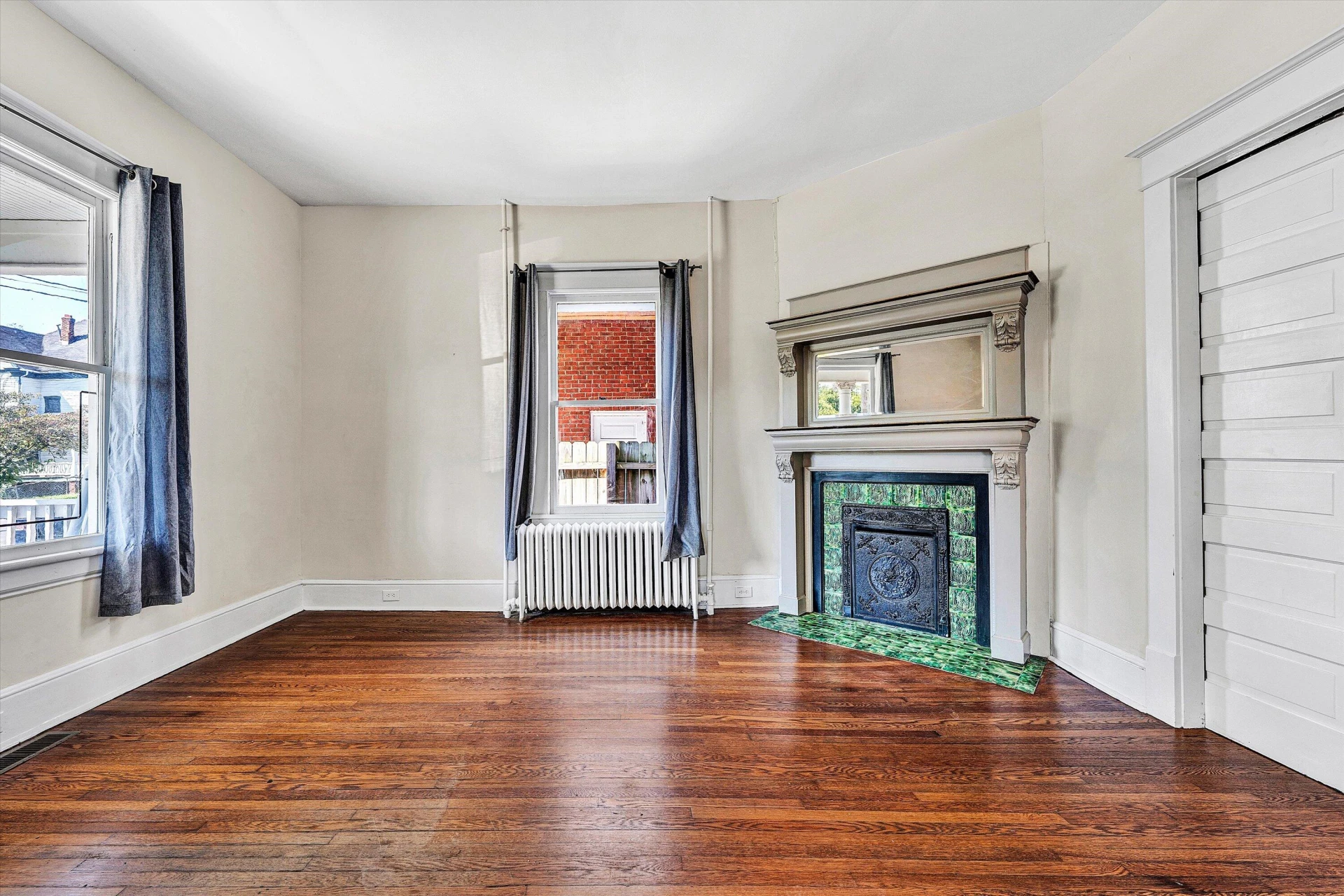 701 Marshall AVE - Photo 9