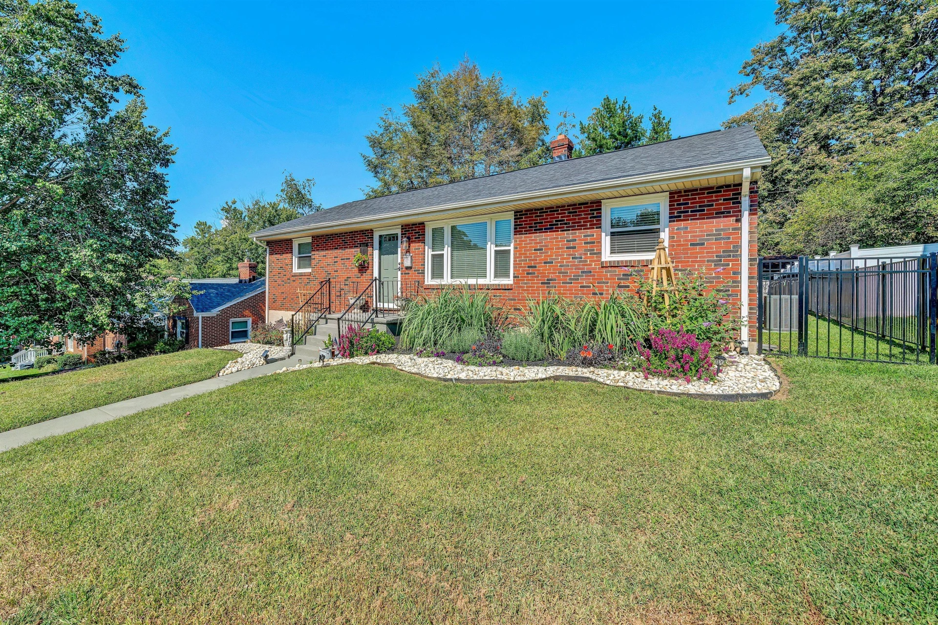 3117 Fleetwood AVE - Photo 5