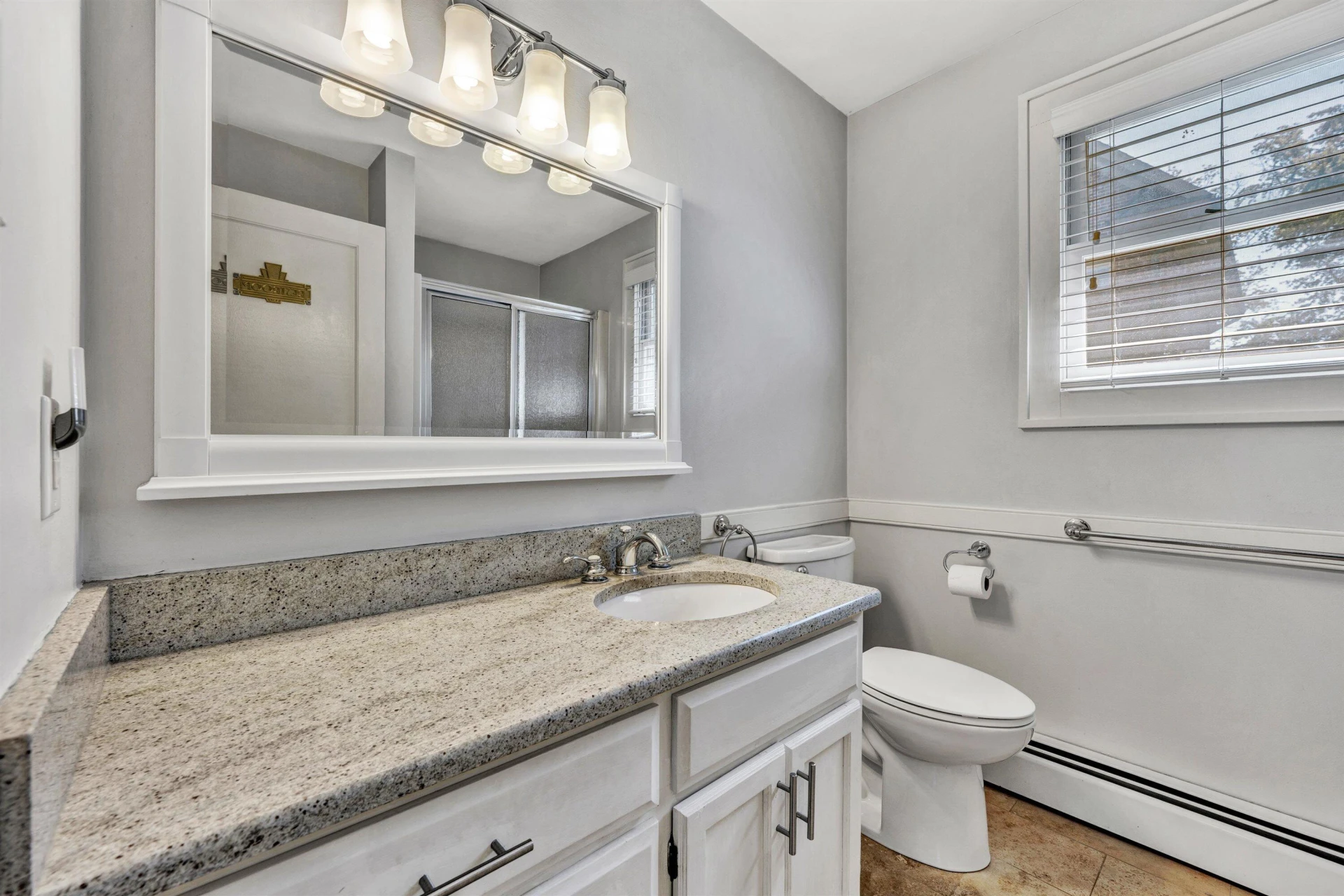1810 Windsor AVE - Photo 33