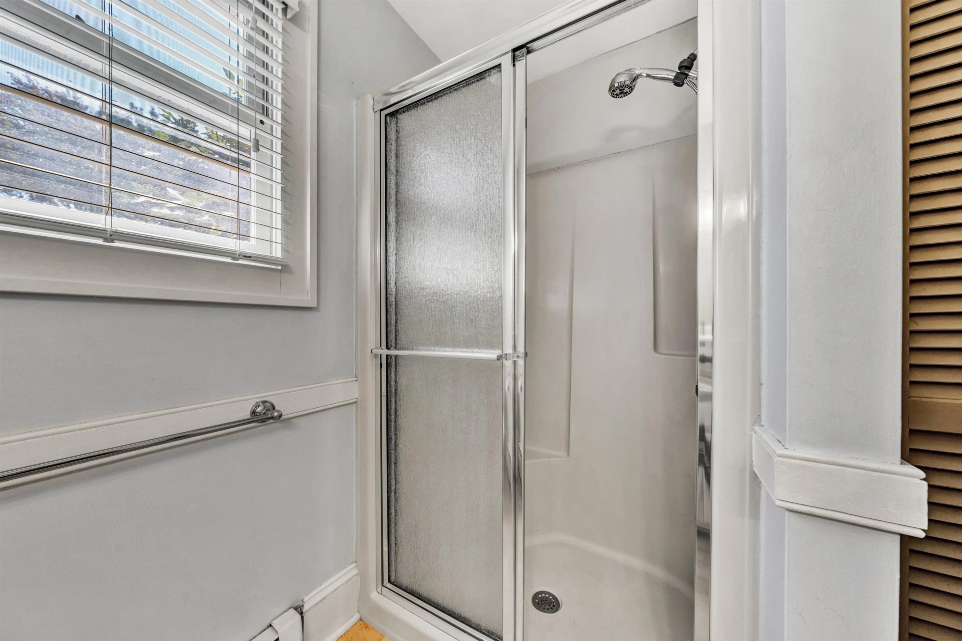 1810 Windsor AVE - Photo 34
