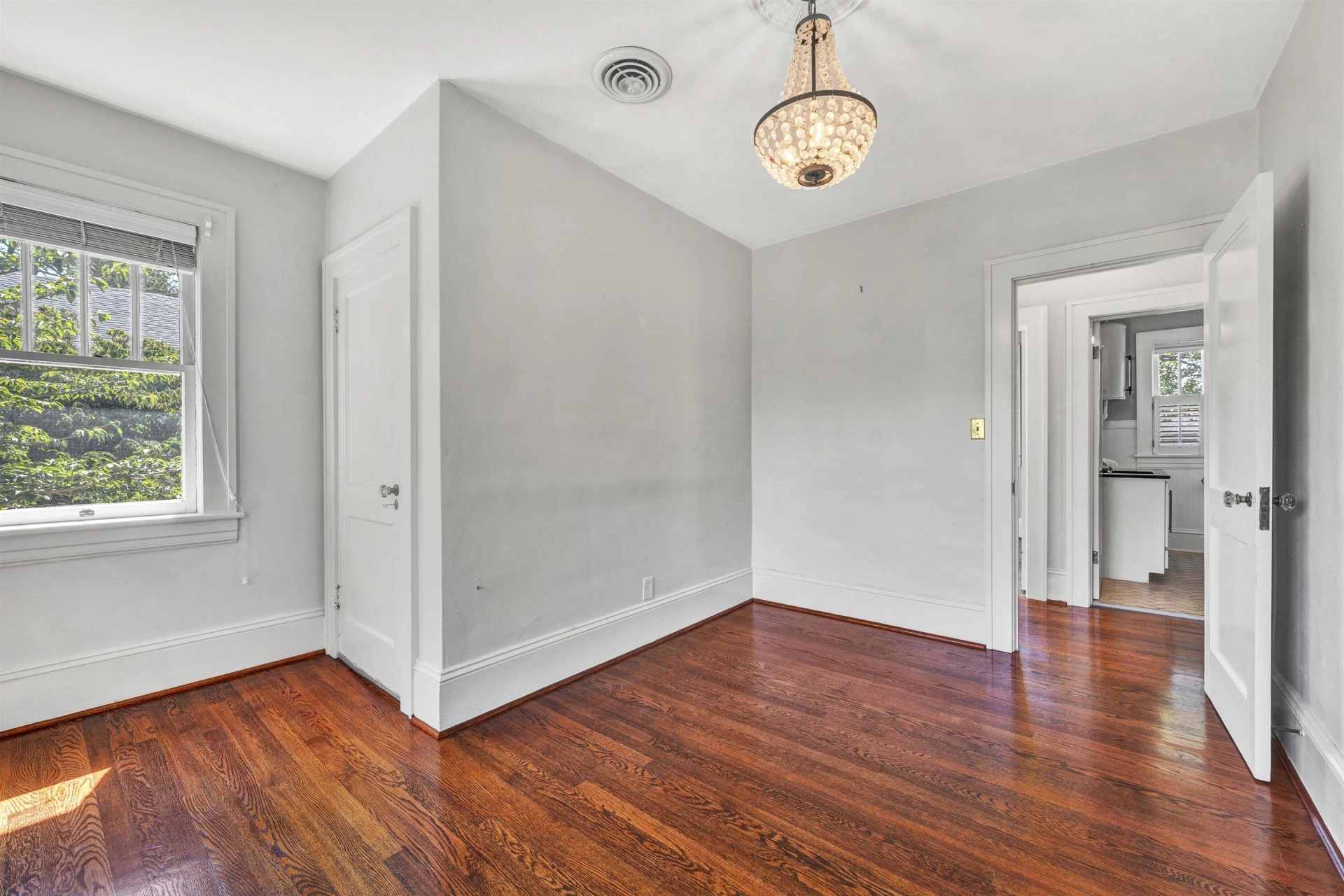 1810 Windsor AVE - Photo 39