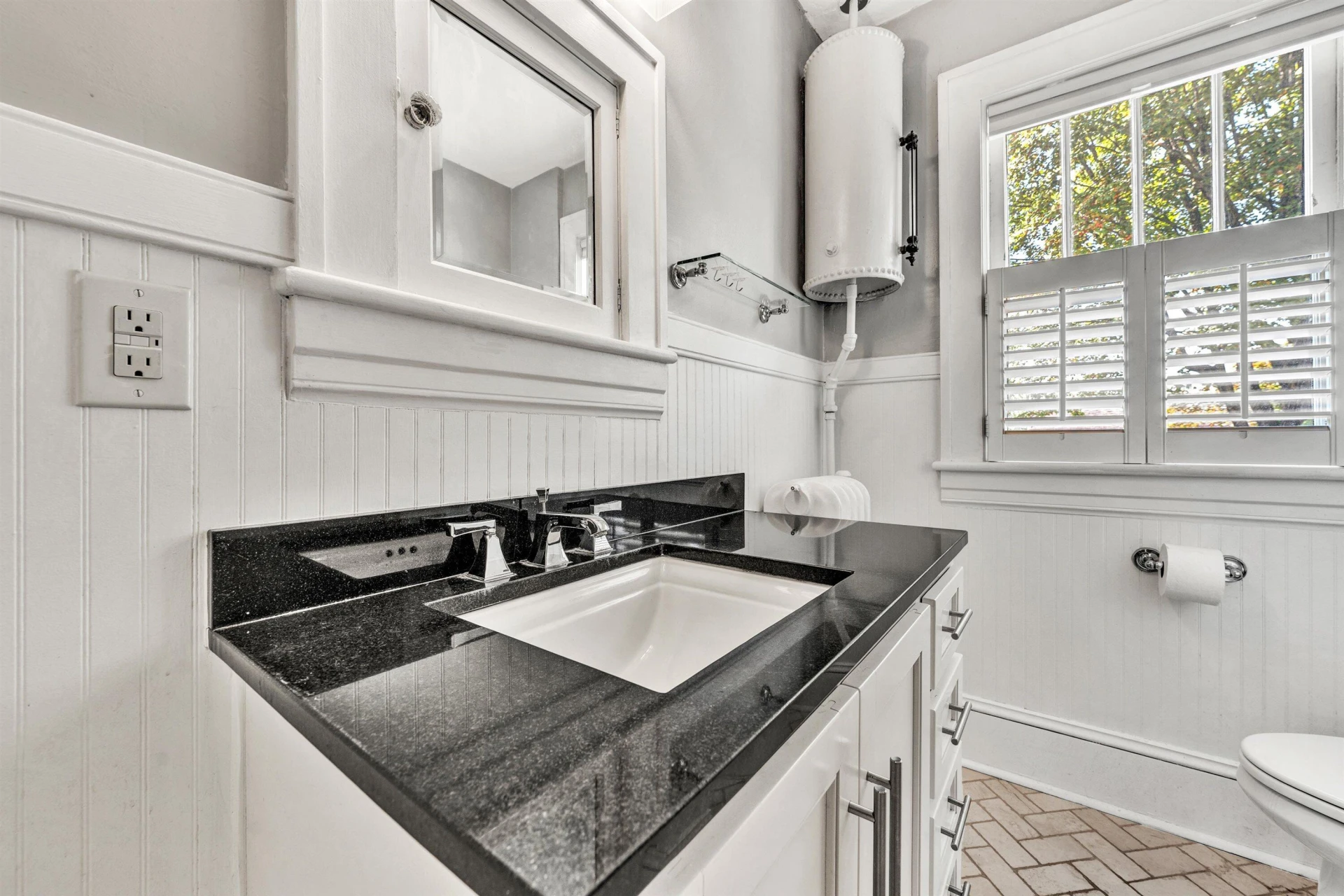 1810 Windsor AVE - Photo 41