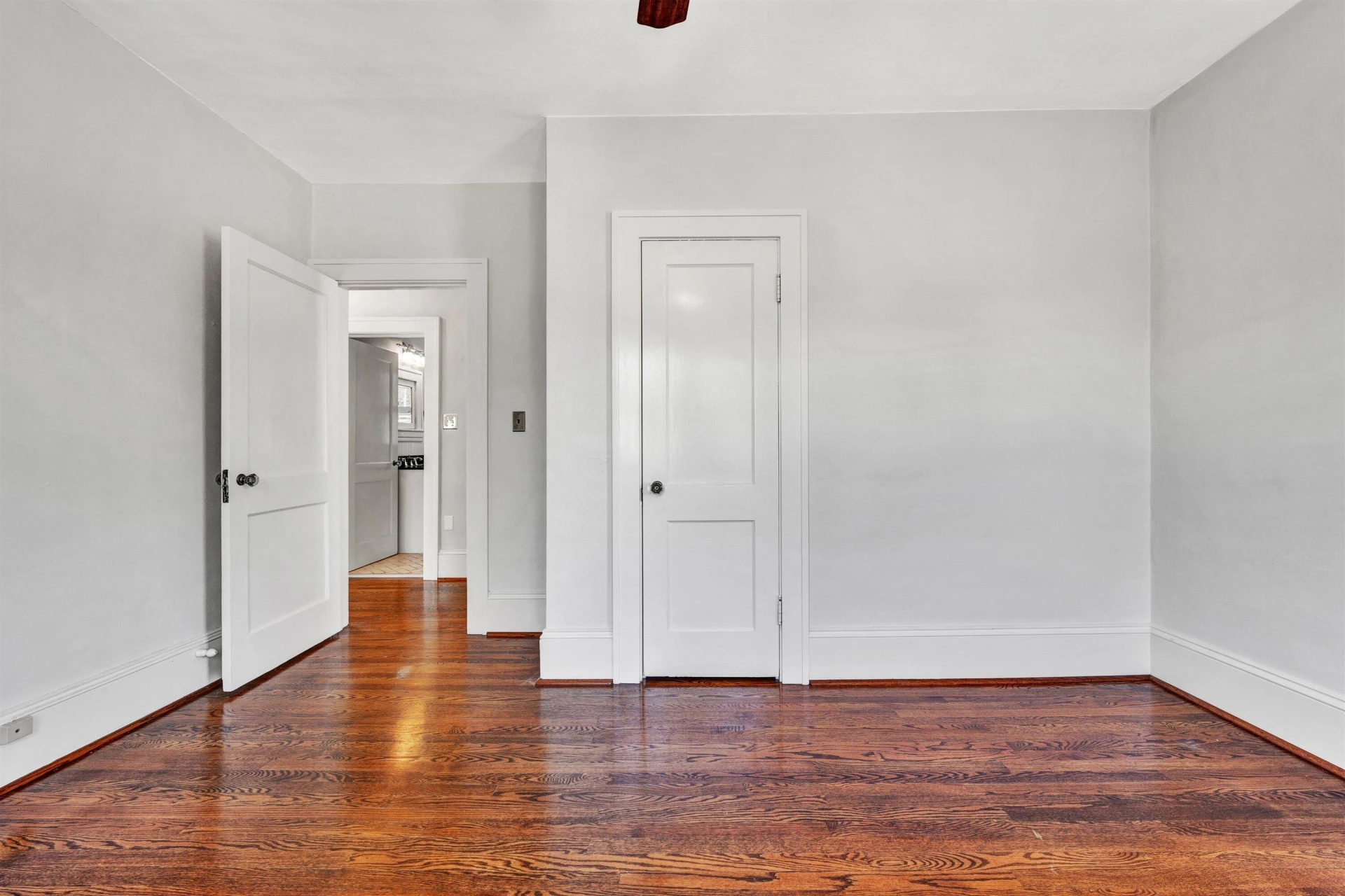 1810 Windsor AVE - Photo 43