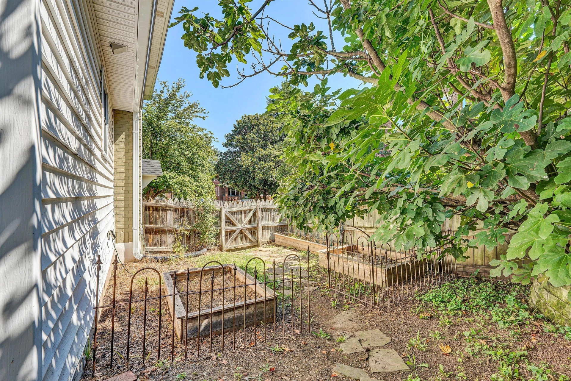 1810 Windsor AVE - Photo 51