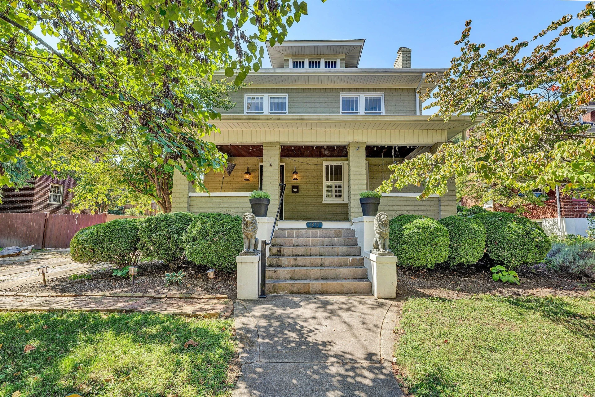 1810 Windsor AVE - Photo 11