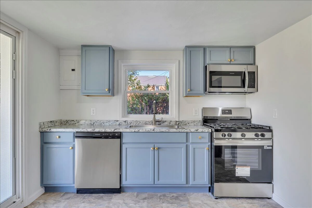 2608 Dorchester DR - Photo 14