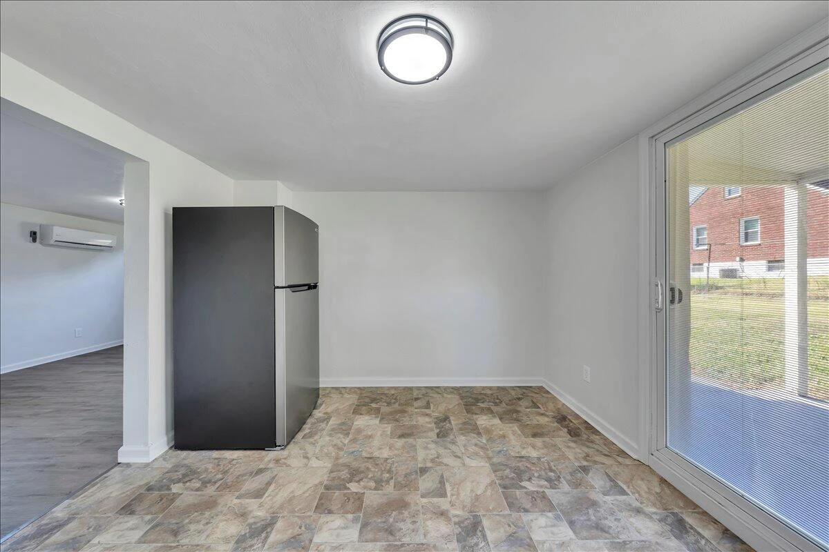 2608 Dorchester DR - Photo 16