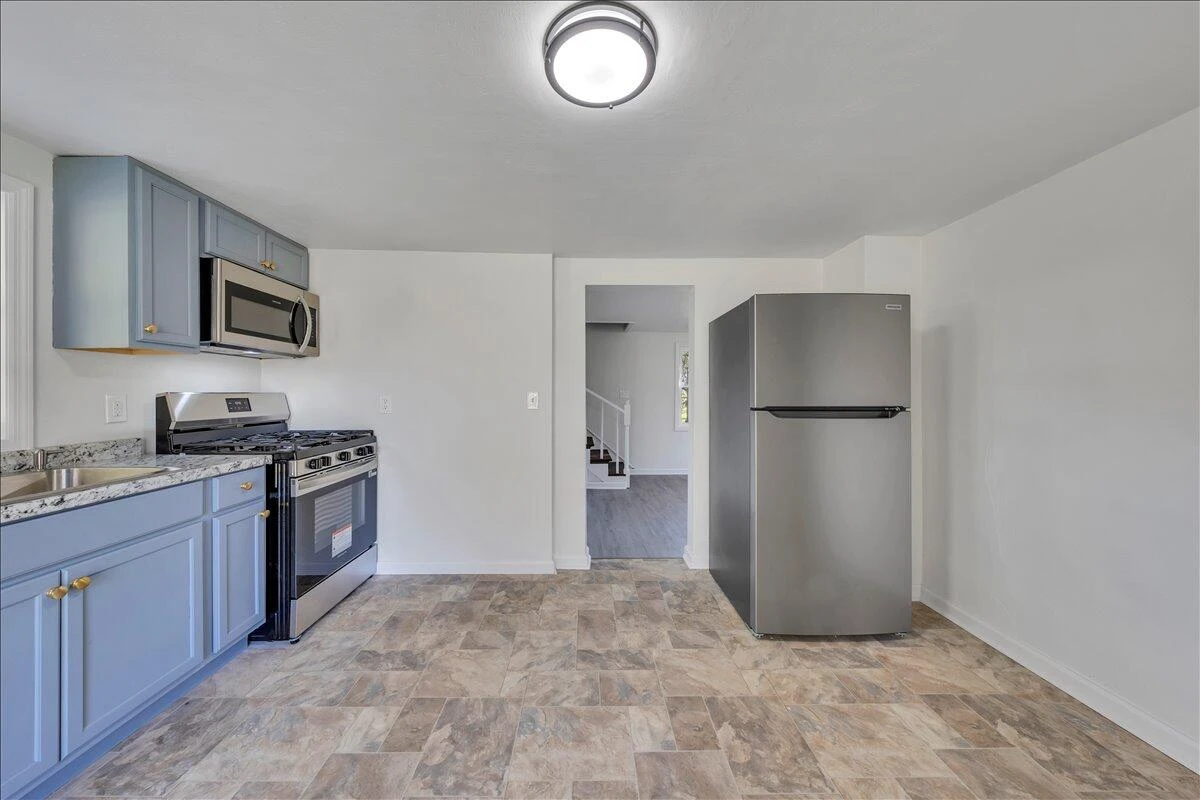 2608 Dorchester DR - Photo 18
