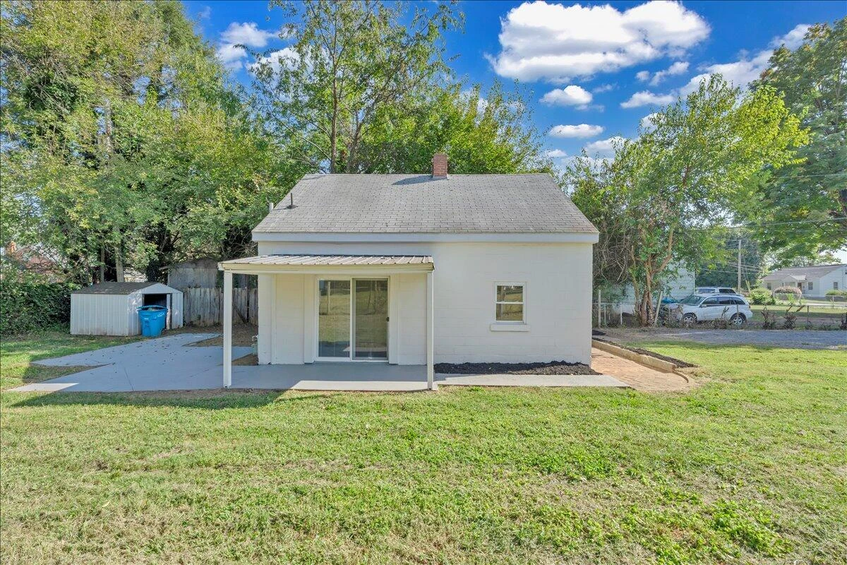 2608 Dorchester DR - Photo 29