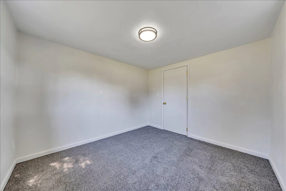 2608 Dorchester DR - Photo 7