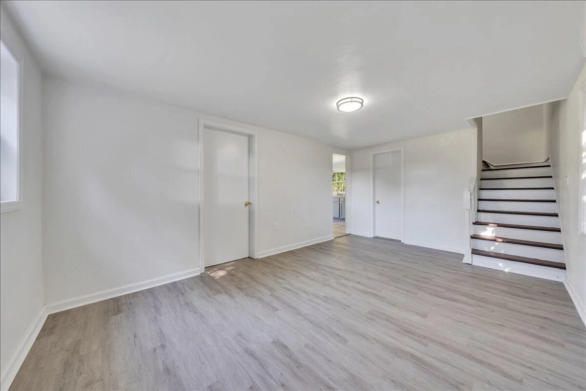 2608 Dorchester DR - Photo 8