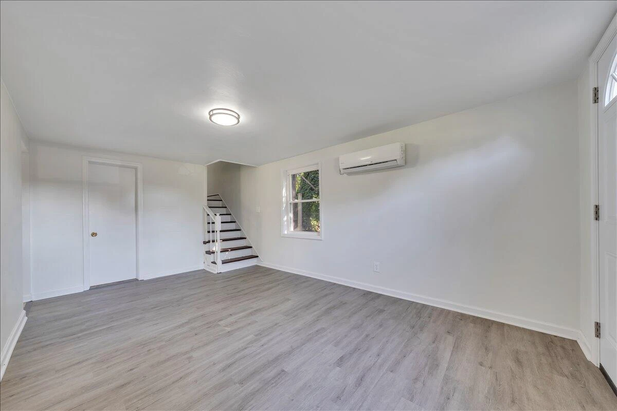 2608 Dorchester DR - Photo 9