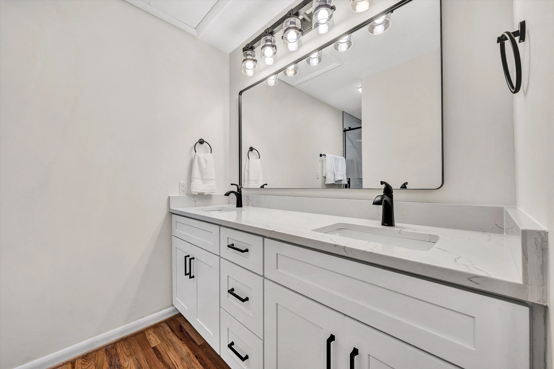 2350 Ross LN - Photo 33