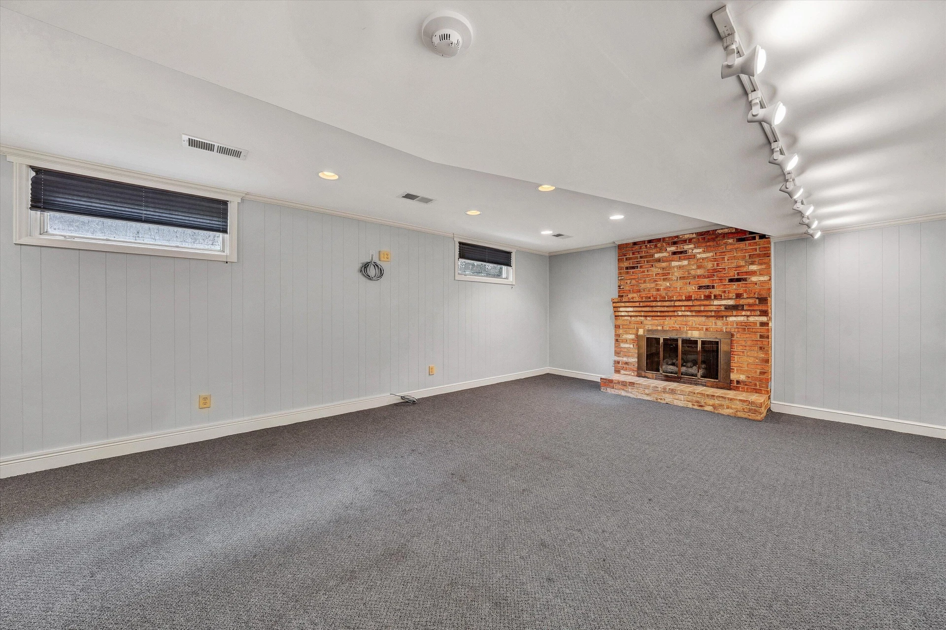 3030 Bancroft DR - Photo 32