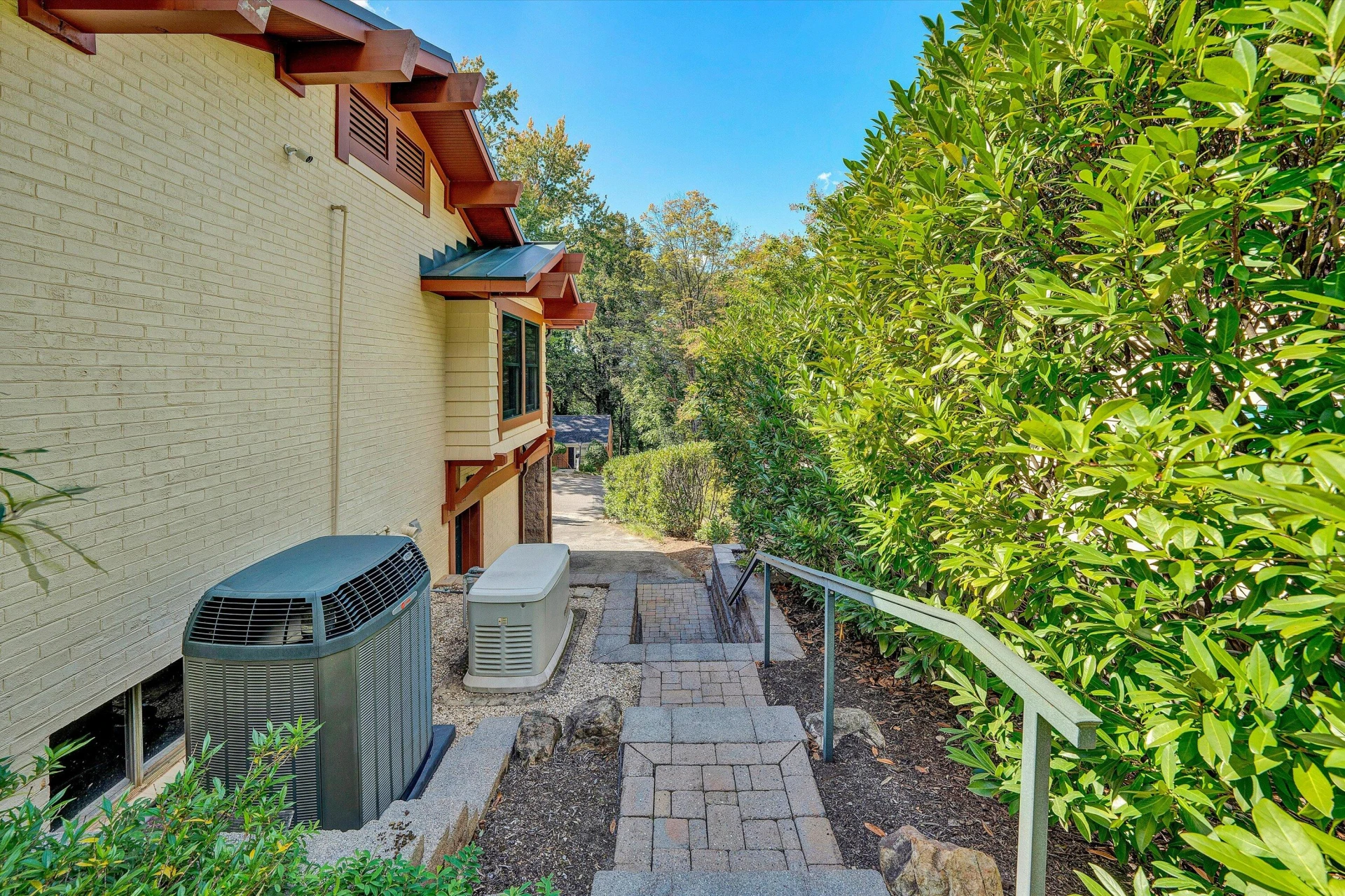 3030 Bancroft DR - Photo 47