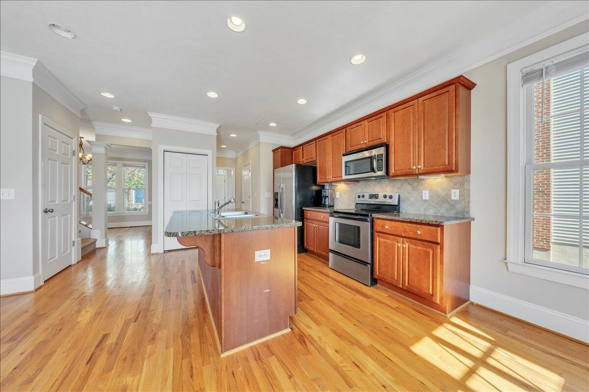 3818 Greenway DR - Photo 14