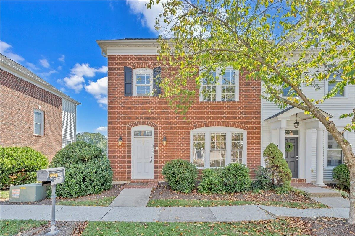 3818 Greenway DR - Photo 2