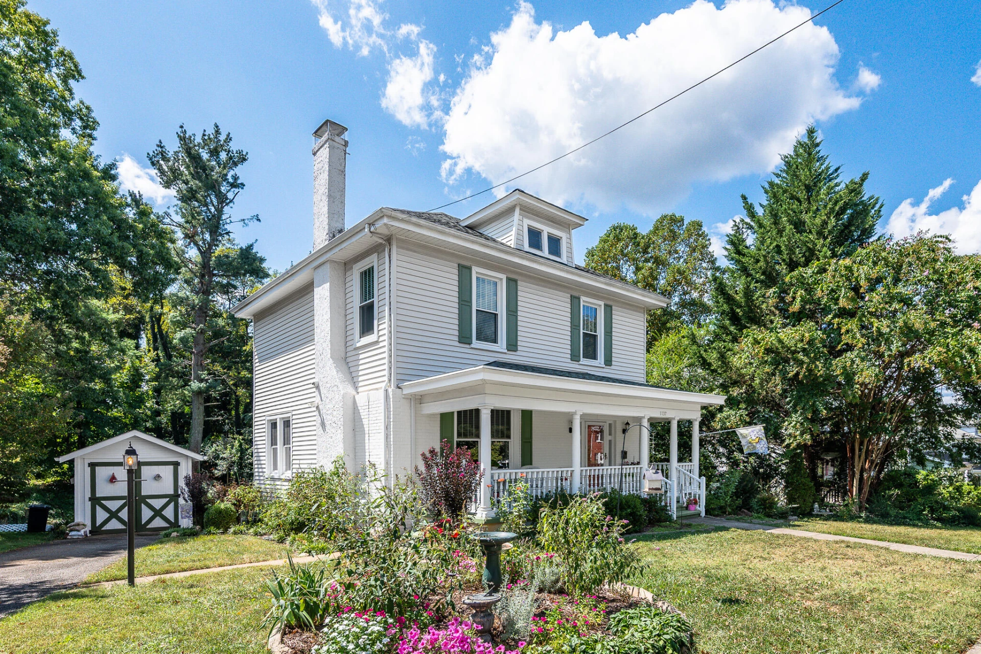 1137 Rhode Island  AVE - Photo 2