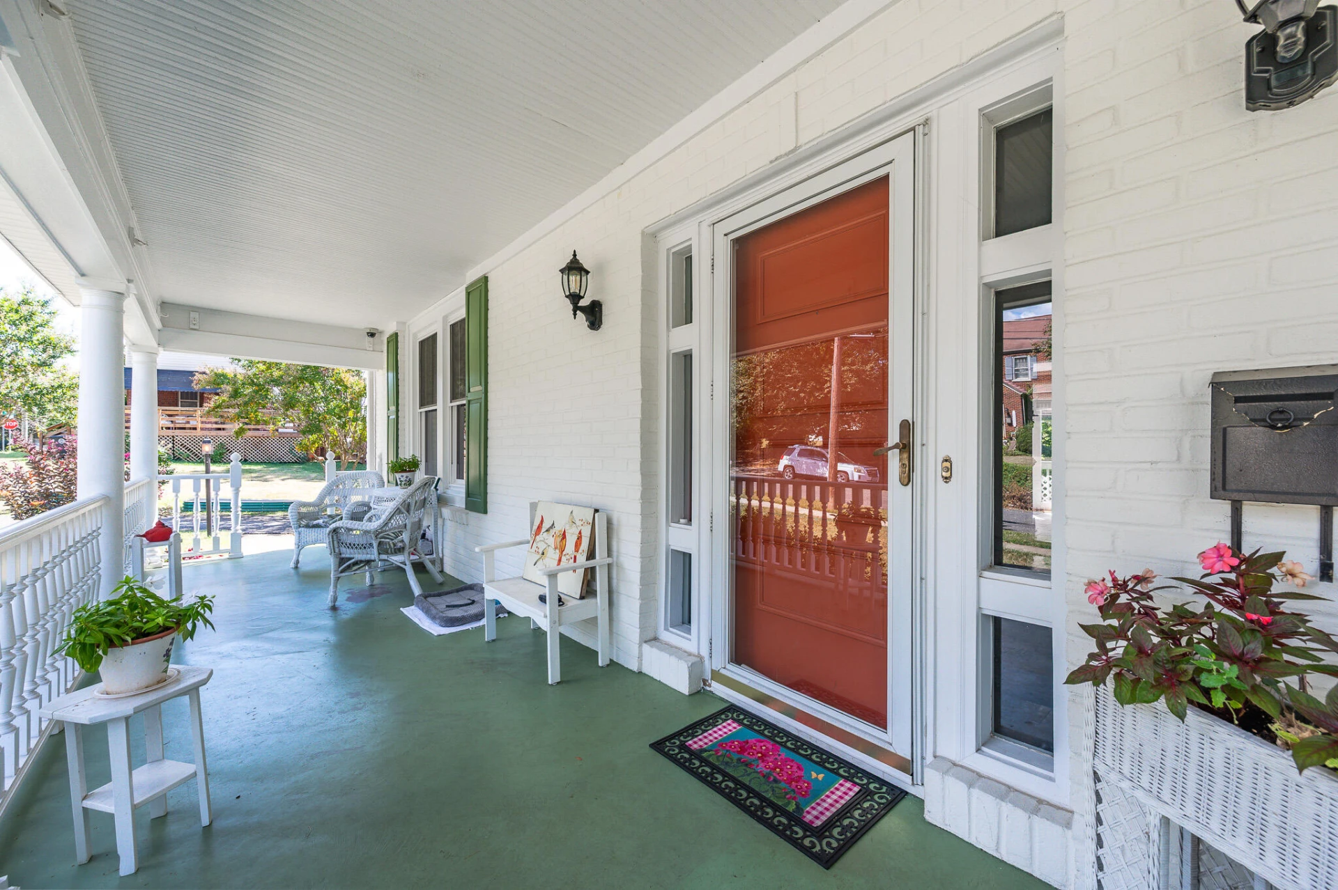 1137 Rhode Island  AVE - Photo 4