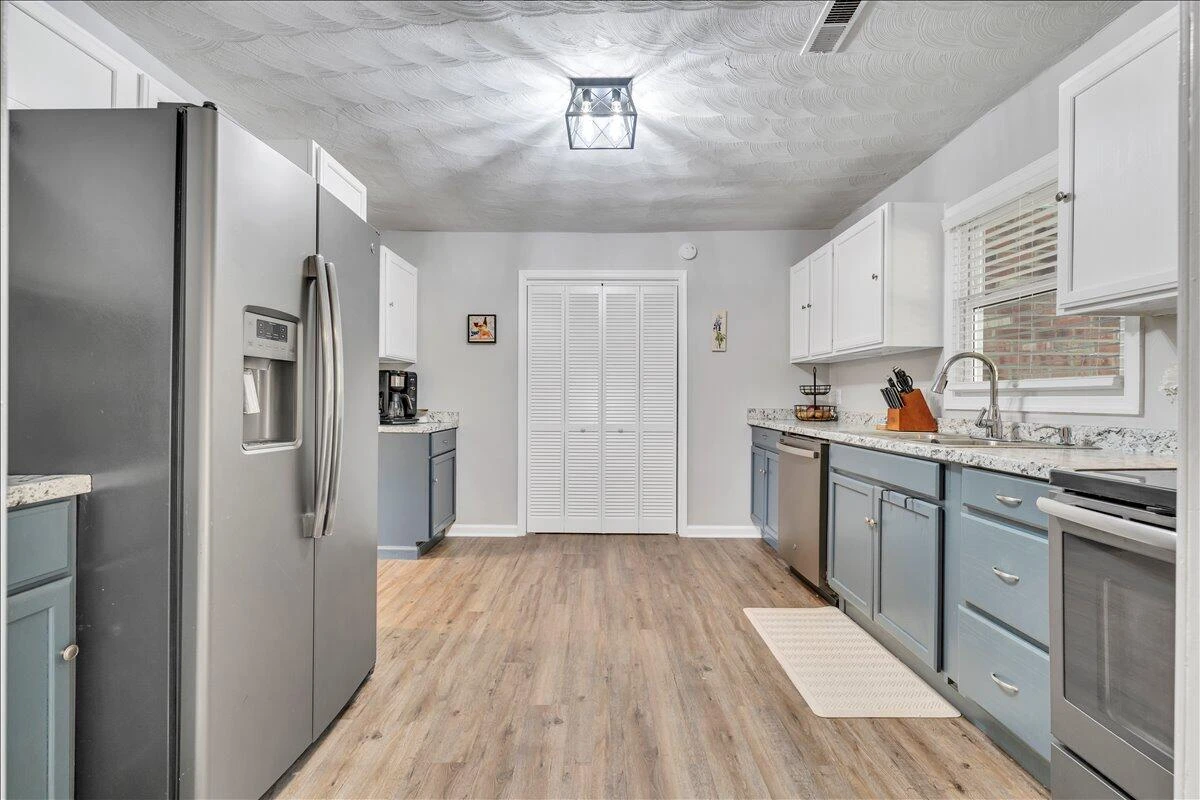 4374 Van Winkle RD - Photo 12