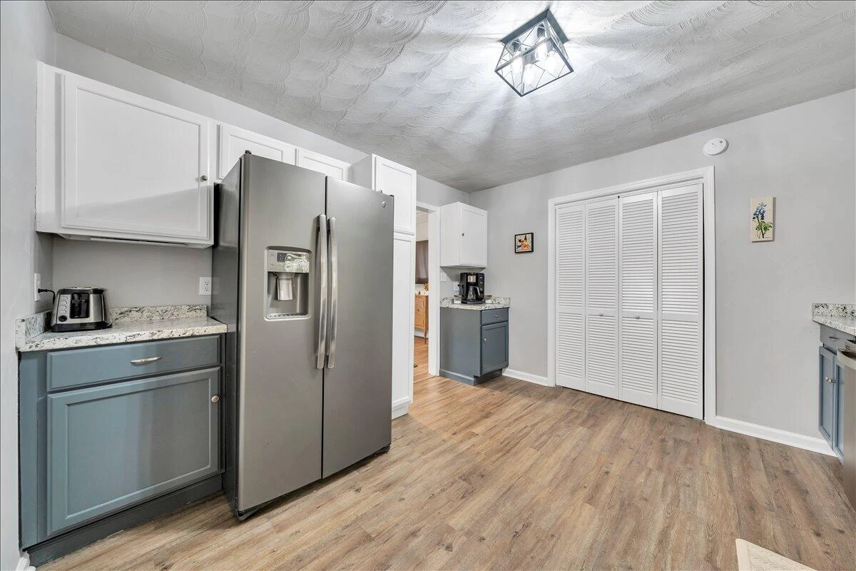 4374 Van Winkle RD - Photo 15
