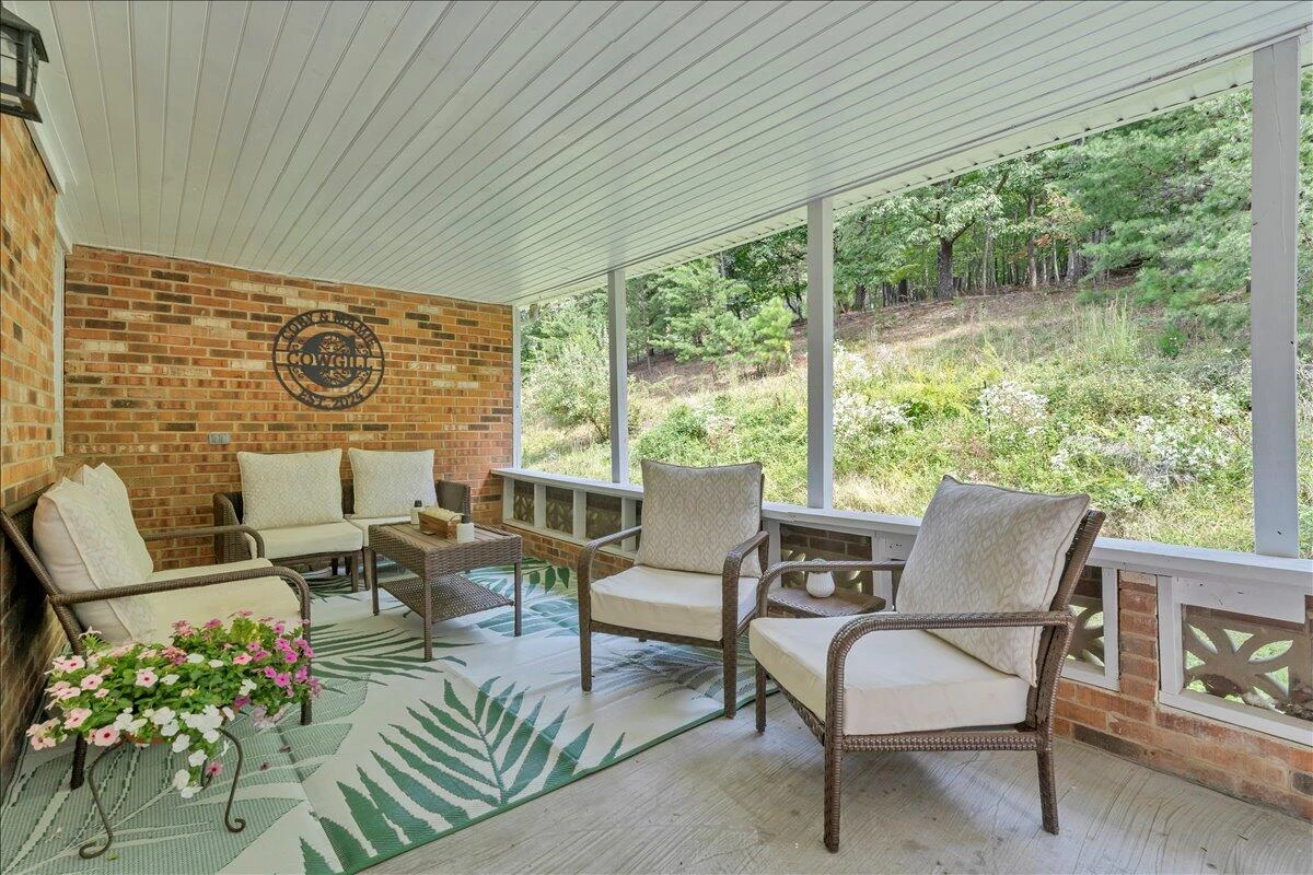 4374 Van Winkle RD - Photo 40