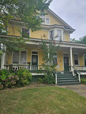 1215 Franklin RD