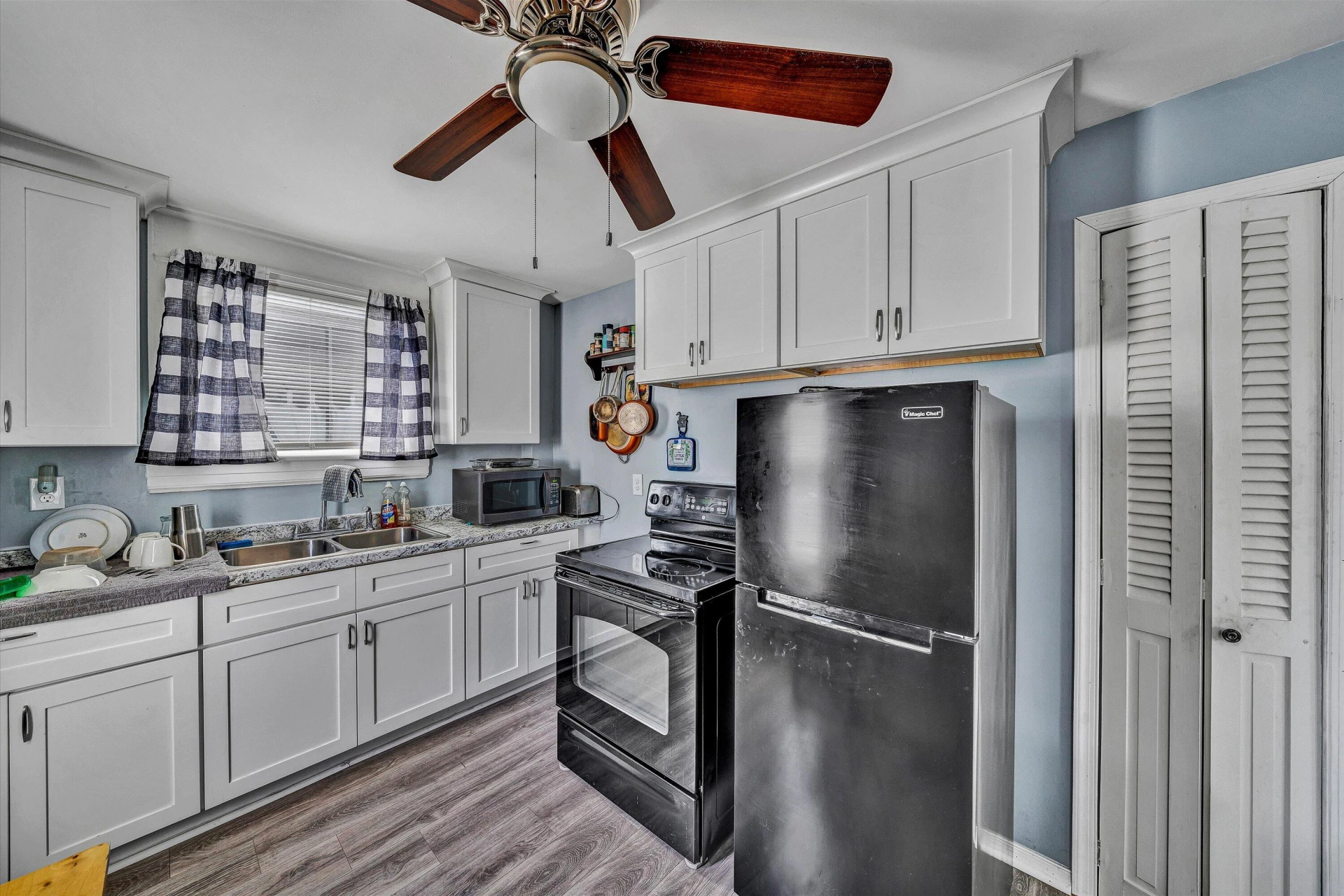 625 Elm AVE - Photo 12
