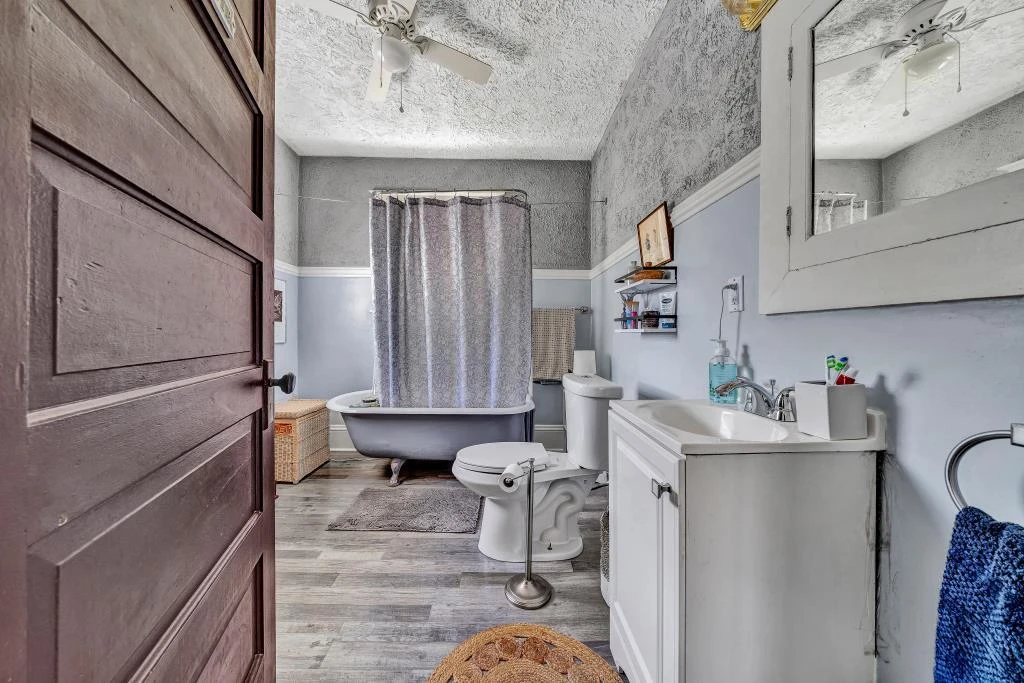 625 Elm AVE - Photo 19
