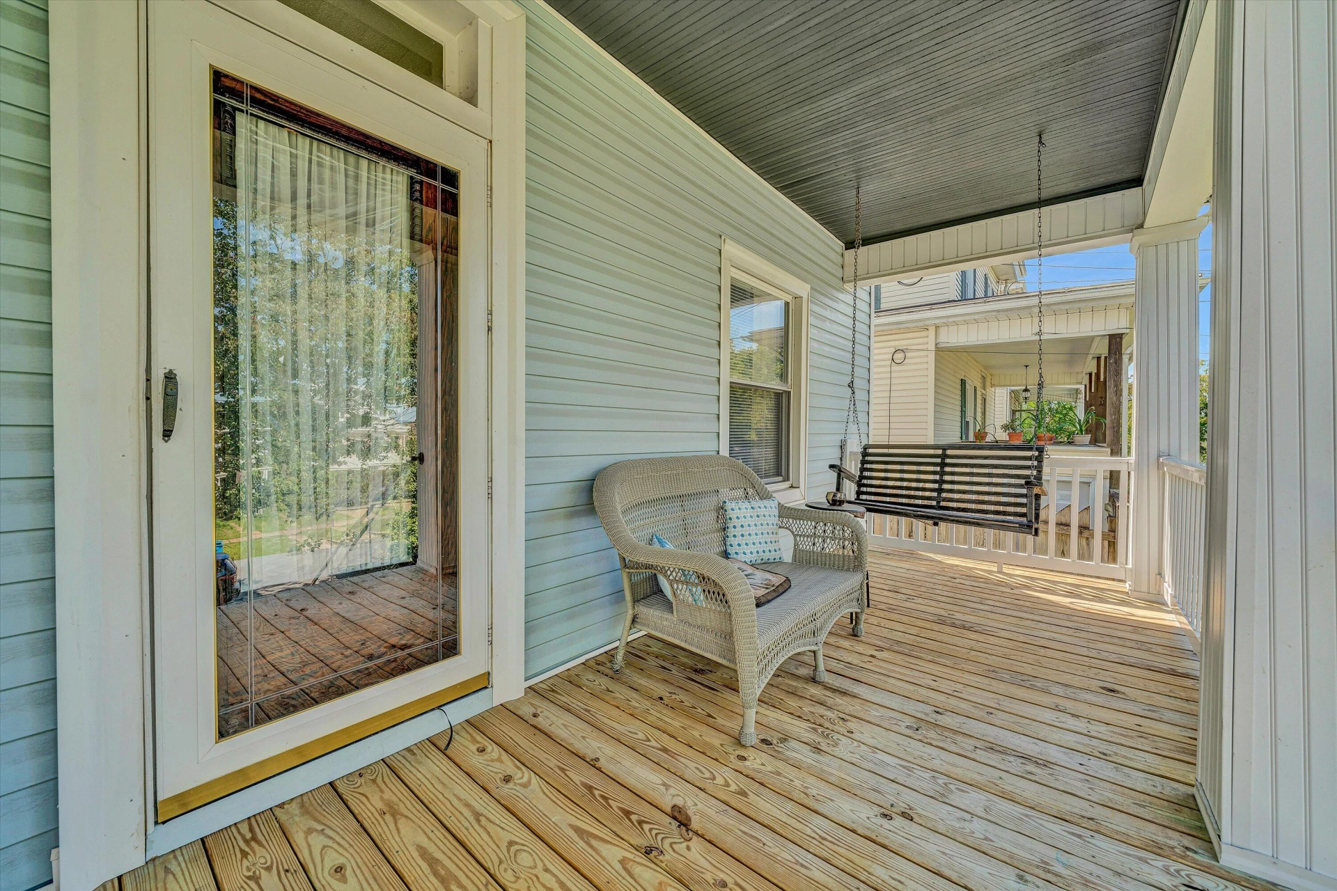 625 Elm AVE - Photo 3