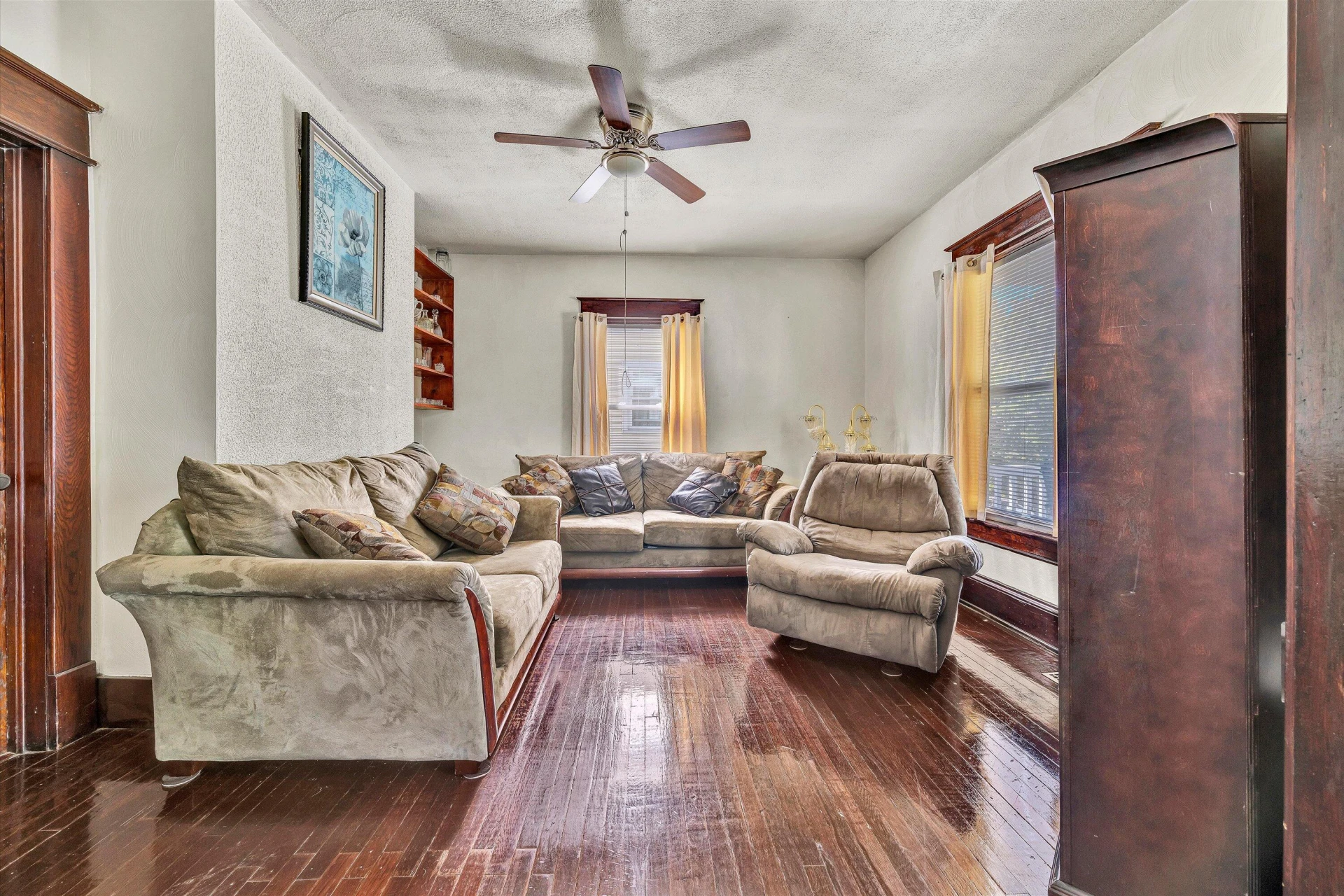 625 Elm AVE - Photo 5