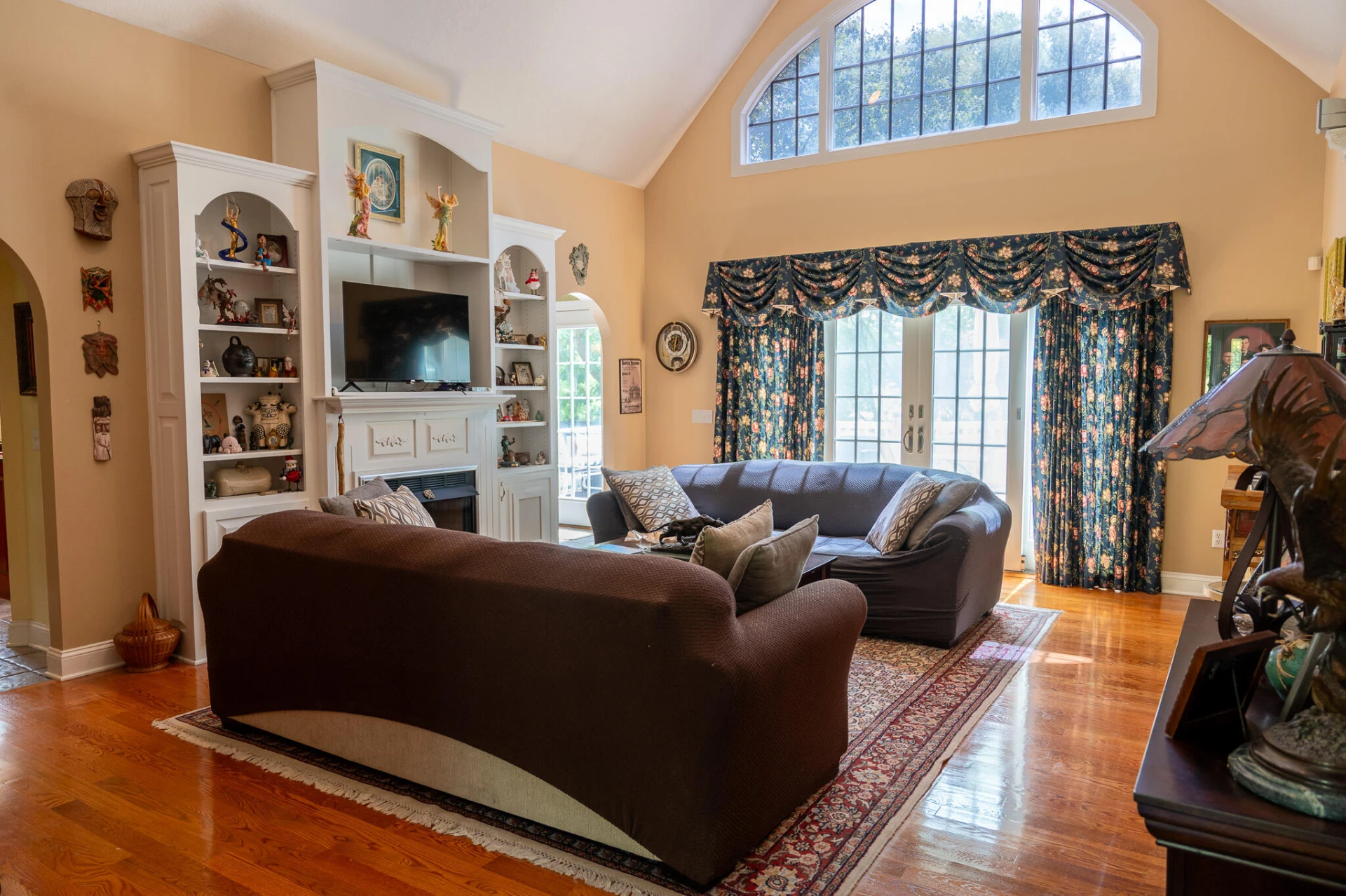550 Loretto DR - Photo 3